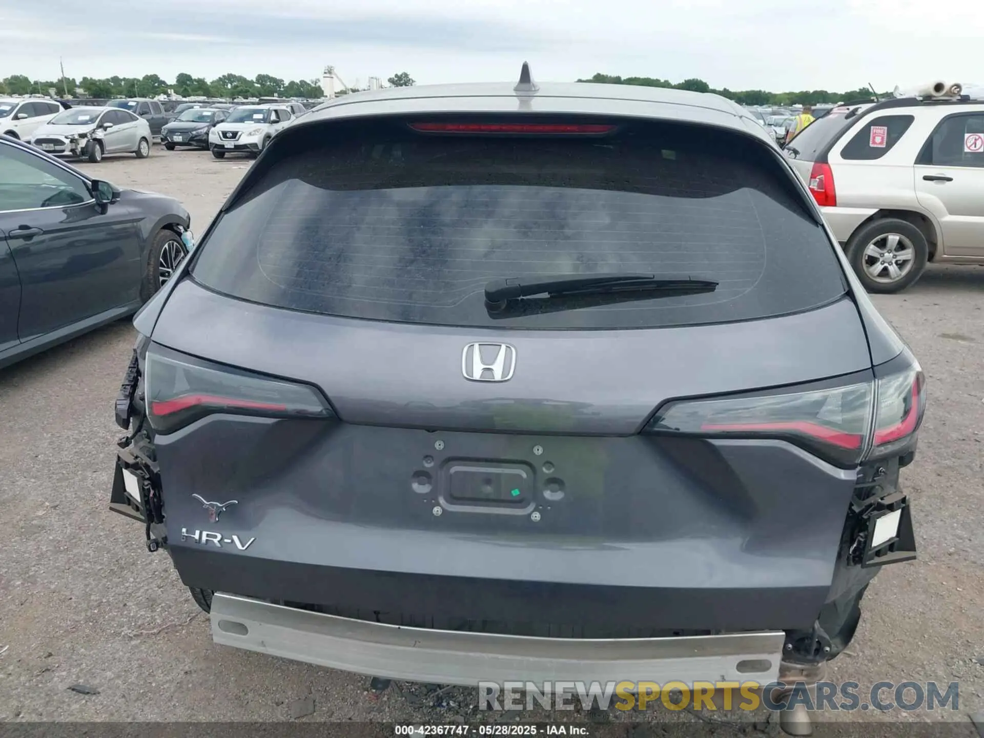 16 Photograph of a damaged car 3CZRZ1H77PM714343 HONDA HR-V 2023