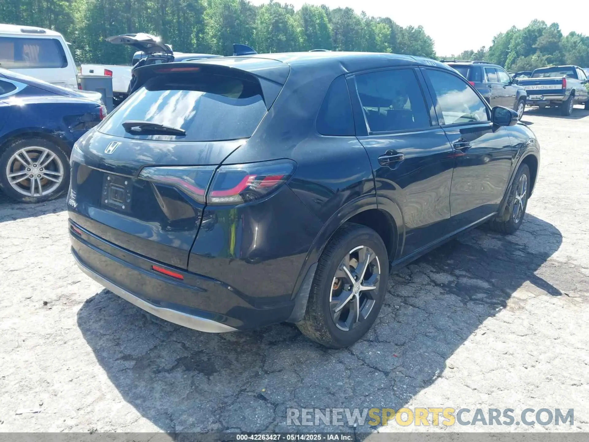4 Photograph of a damaged car 3CZRZ1H77PM735273 HONDA HR-V 2023