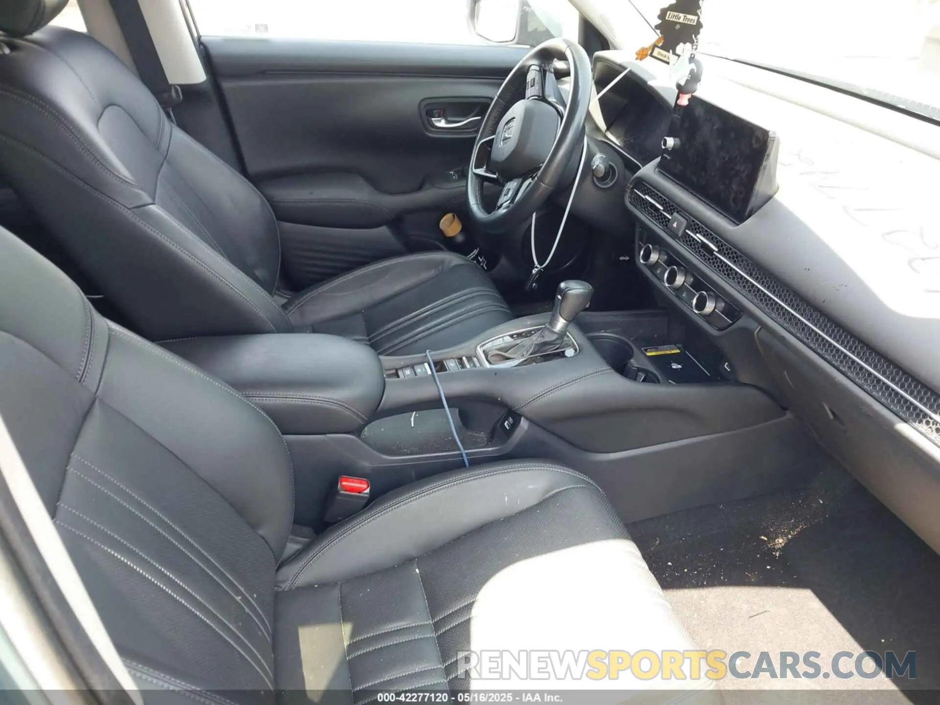 5 Photograph of a damaged car 3CZRZ1H78PM700693 HONDA HR-V 2023