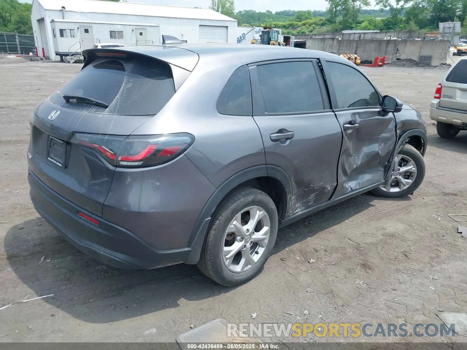 4 Photograph of a damaged car 3CZRZ2H31PM727611 HONDA HR-V 2023