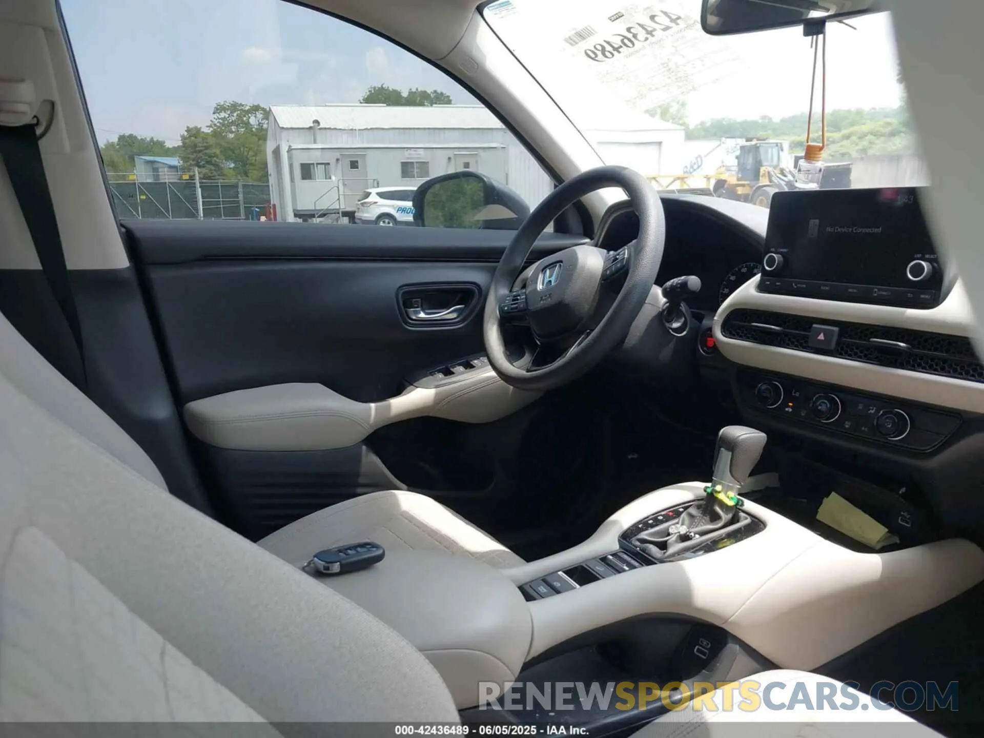 5 Photograph of a damaged car 3CZRZ2H31PM727611 HONDA HR-V 2023