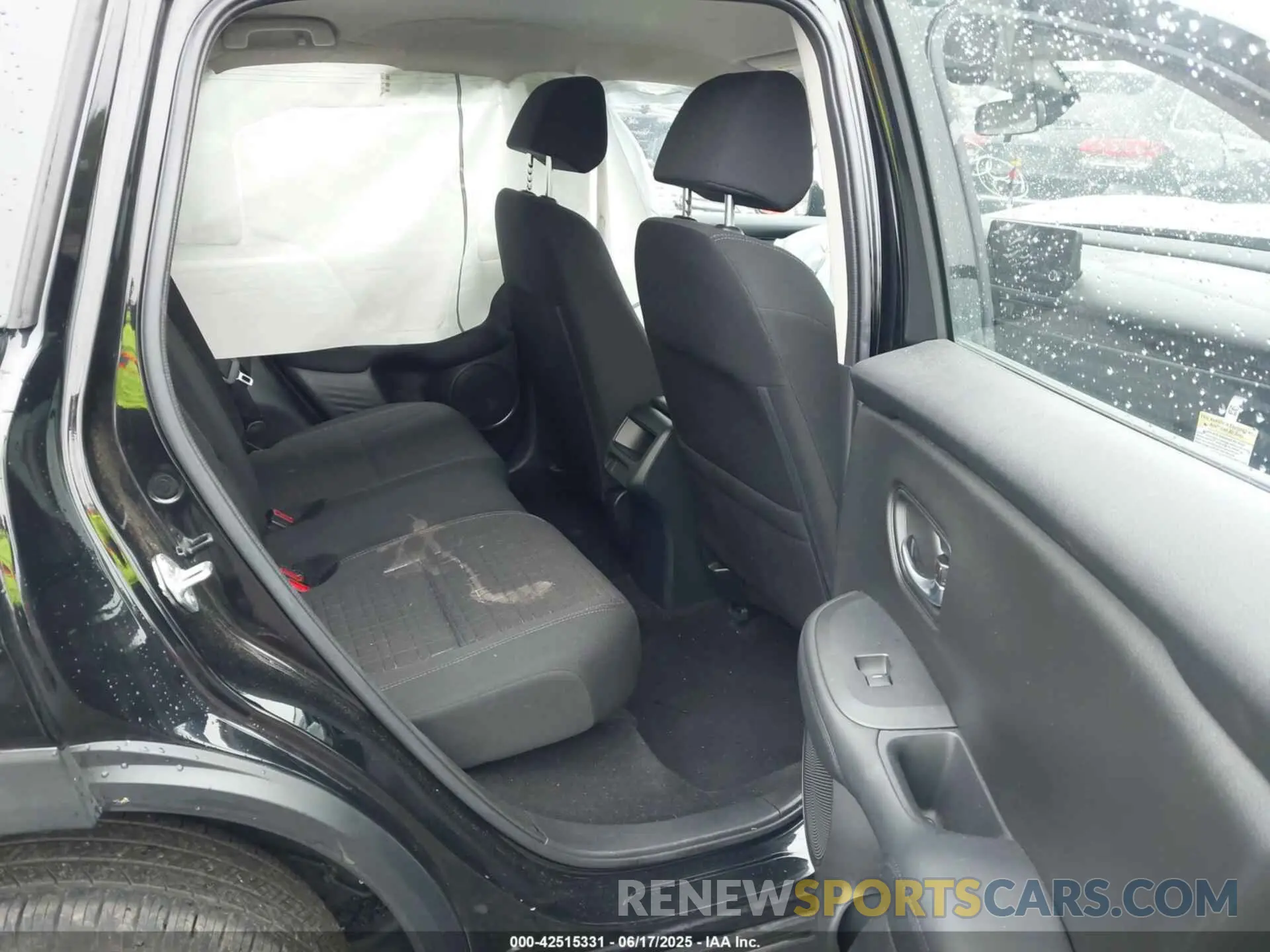 8 Photograph of a damaged car 3CZRZ2H31PM740388 HONDA HR-V 2023