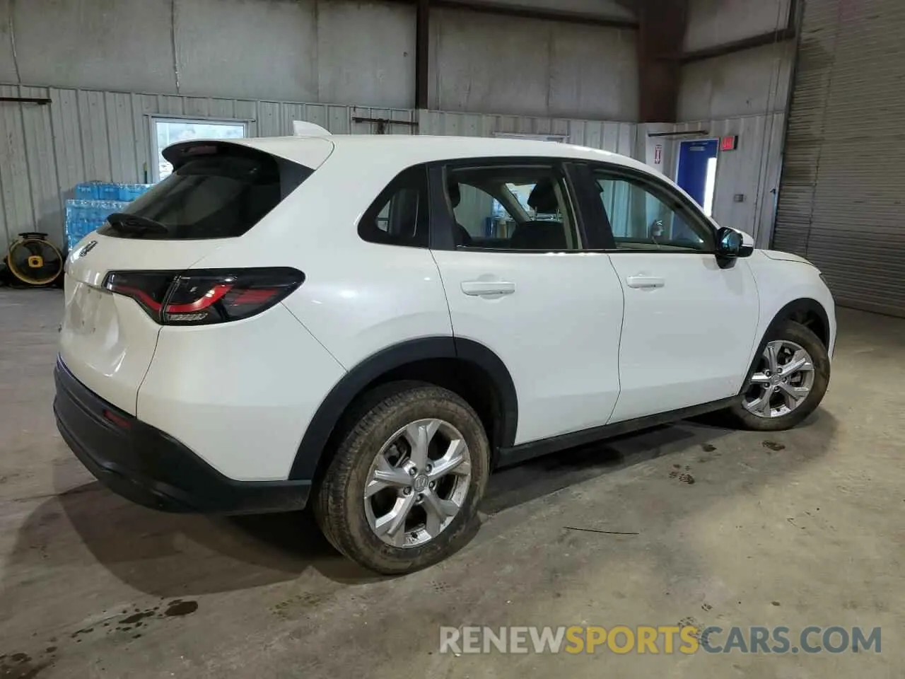 3 Photograph of a damaged car 3CZRZ2H34PM748484 HONDA HR-V 2023