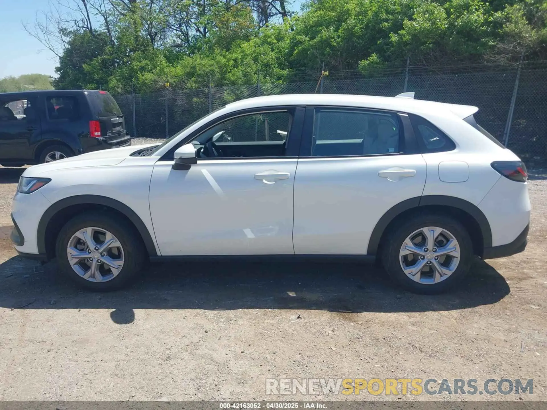 15 Photograph of a damaged car 3CZRZ2H36PM706995 HONDA HR-V 2023