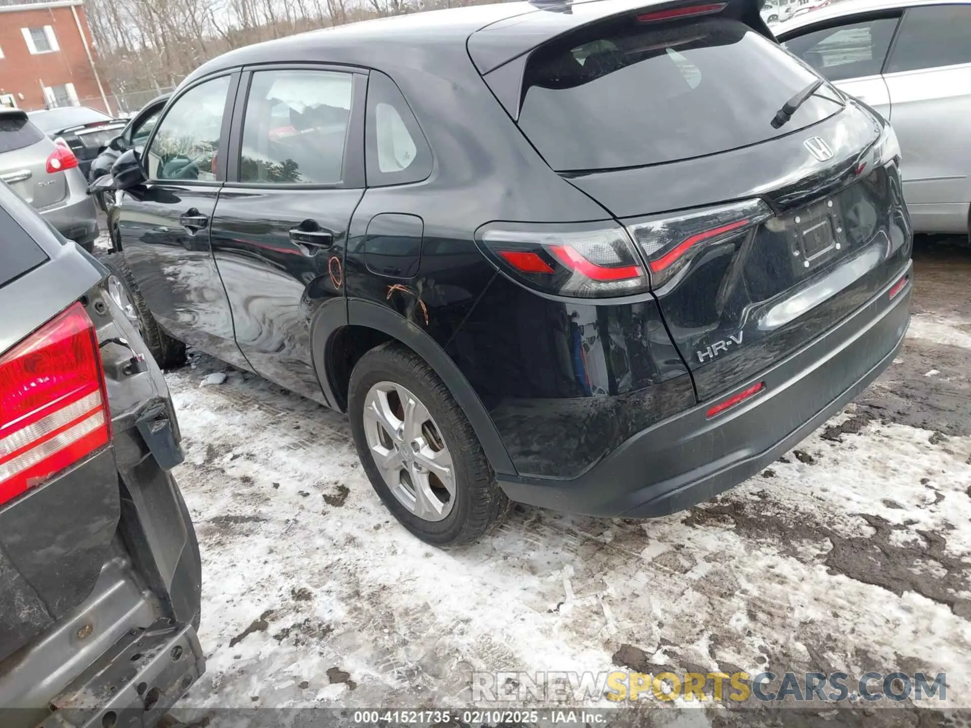 3 Photograph of a damaged car 3CZRZ2H36PM715695 HONDA HR-V 2023