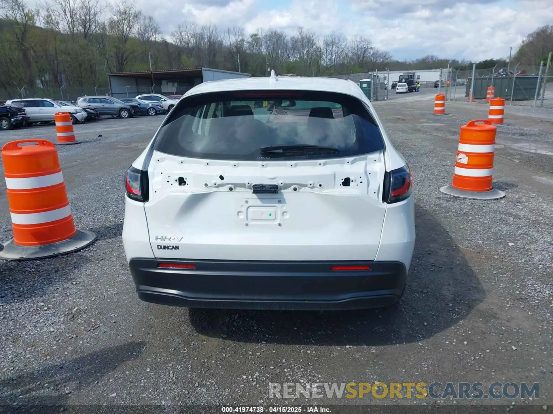 17 Photograph of a damaged car 3CZRZ2H36PM721089 HONDA HR-V 2023