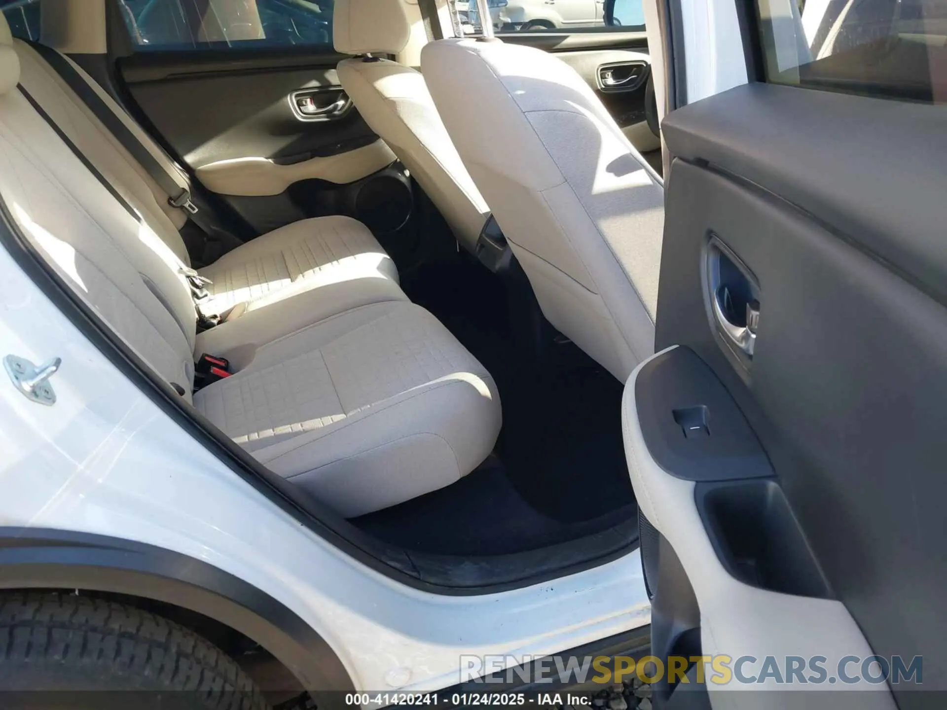 8 Photograph of a damaged car 3CZRZ2H36PM727006 HONDA HR-V 2023