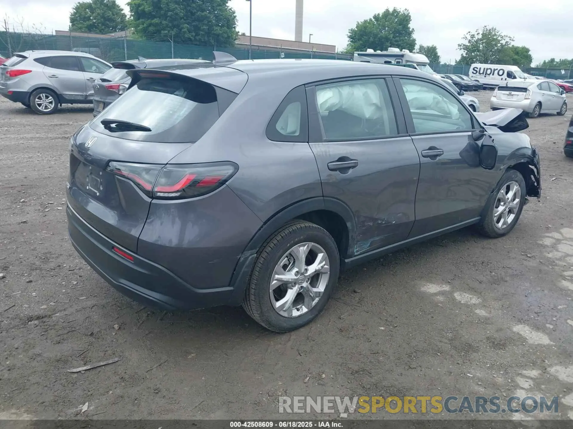 4 Photograph of a damaged car 3CZRZ2H37PM745529 HONDA HR-V 2023