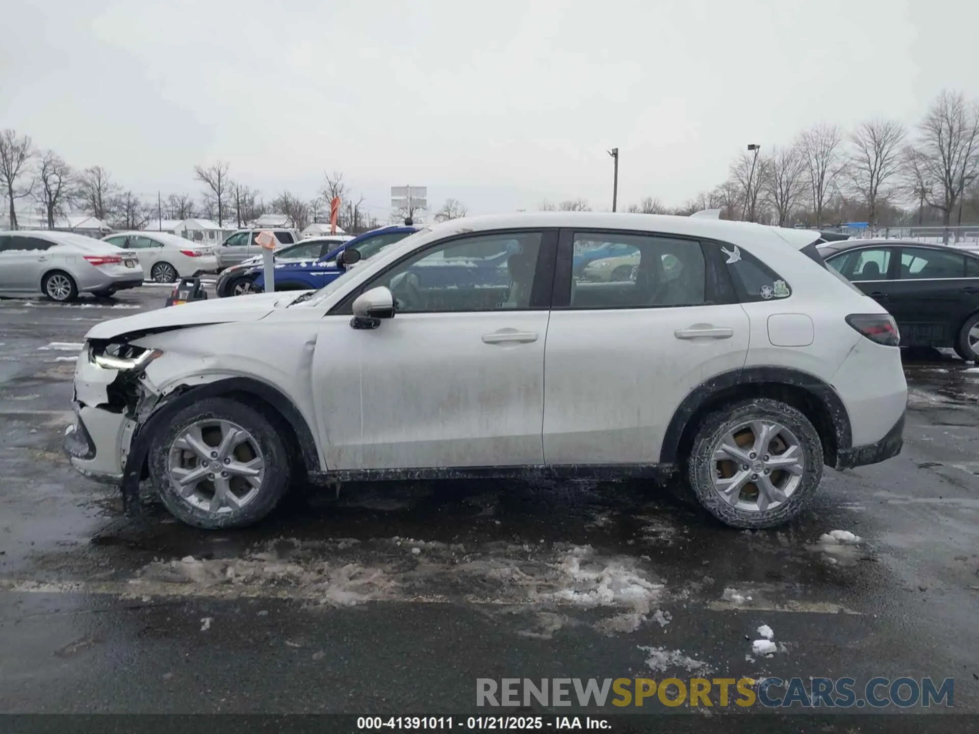 14 Photograph of a damaged car 3CZRZ2H37PM748561 HONDA HR-V 2023