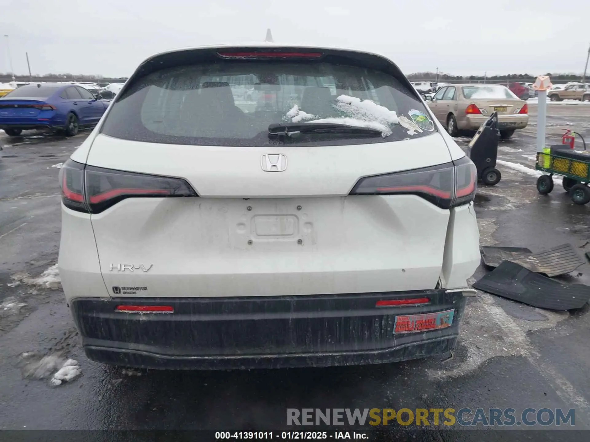 16 Photograph of a damaged car 3CZRZ2H37PM748561 HONDA HR-V 2023