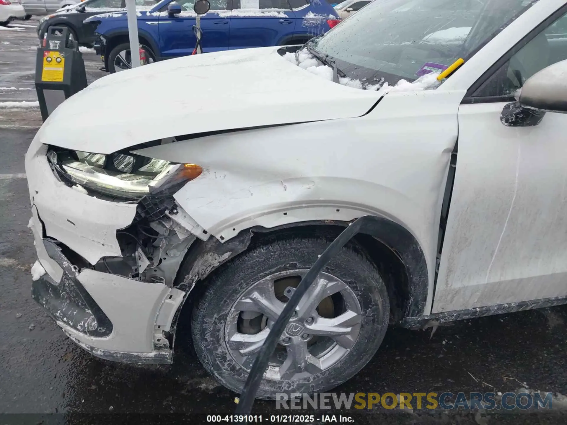 6 Photograph of a damaged car 3CZRZ2H37PM748561 HONDA HR-V 2023