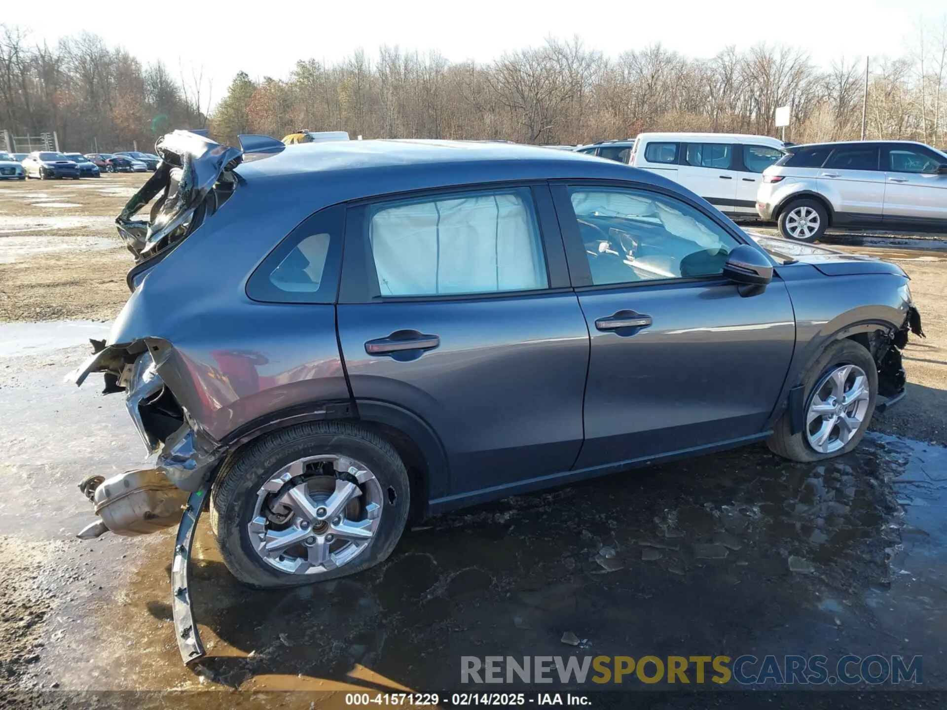 19 Photograph of a damaged car 3CZRZ2H38PM709865 HONDA HR-V 2023