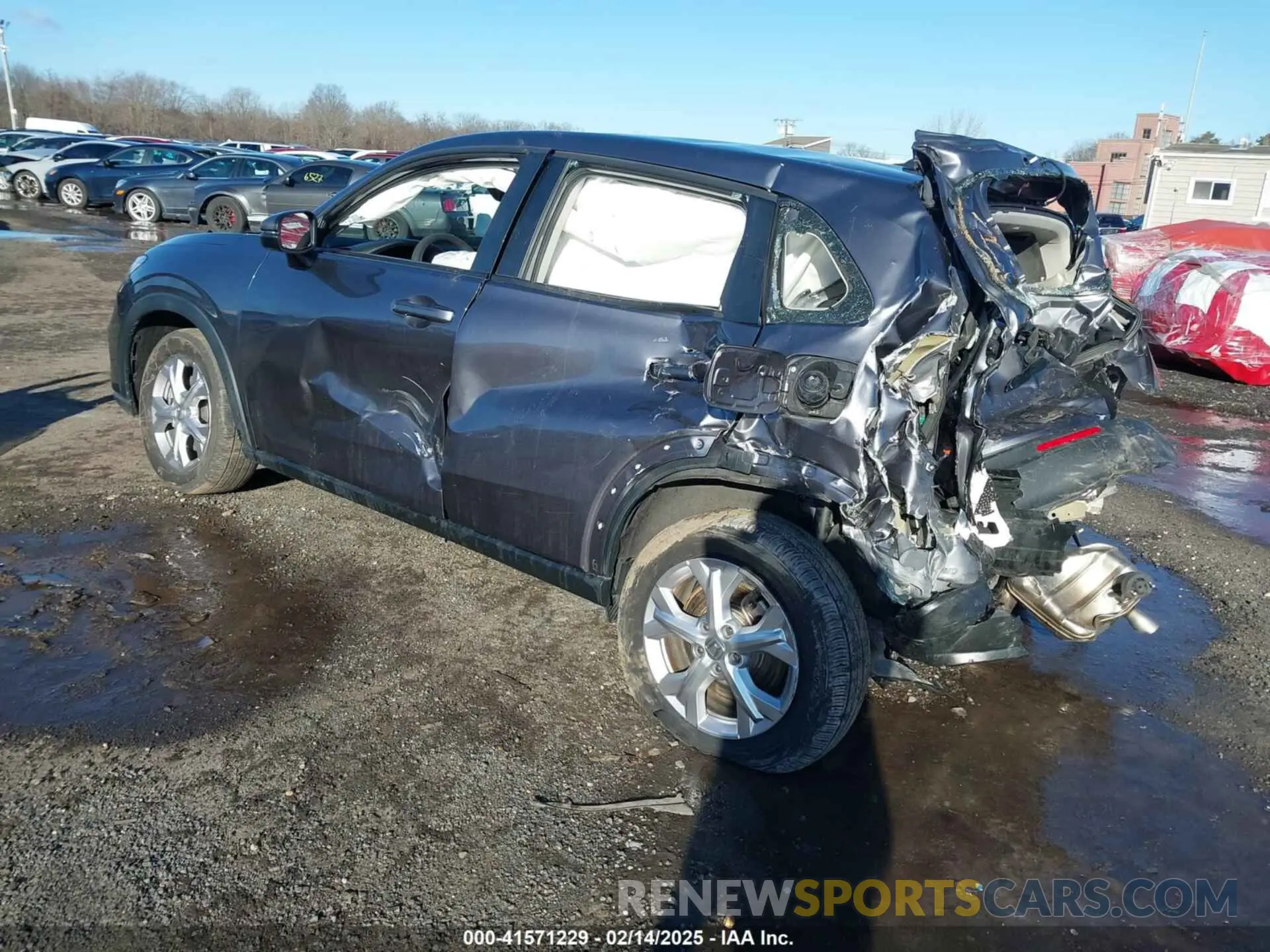 3 Photograph of a damaged car 3CZRZ2H38PM709865 HONDA HR-V 2023