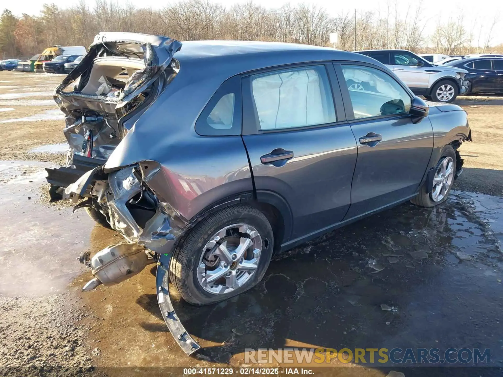 4 Photograph of a damaged car 3CZRZ2H38PM709865 HONDA HR-V 2023