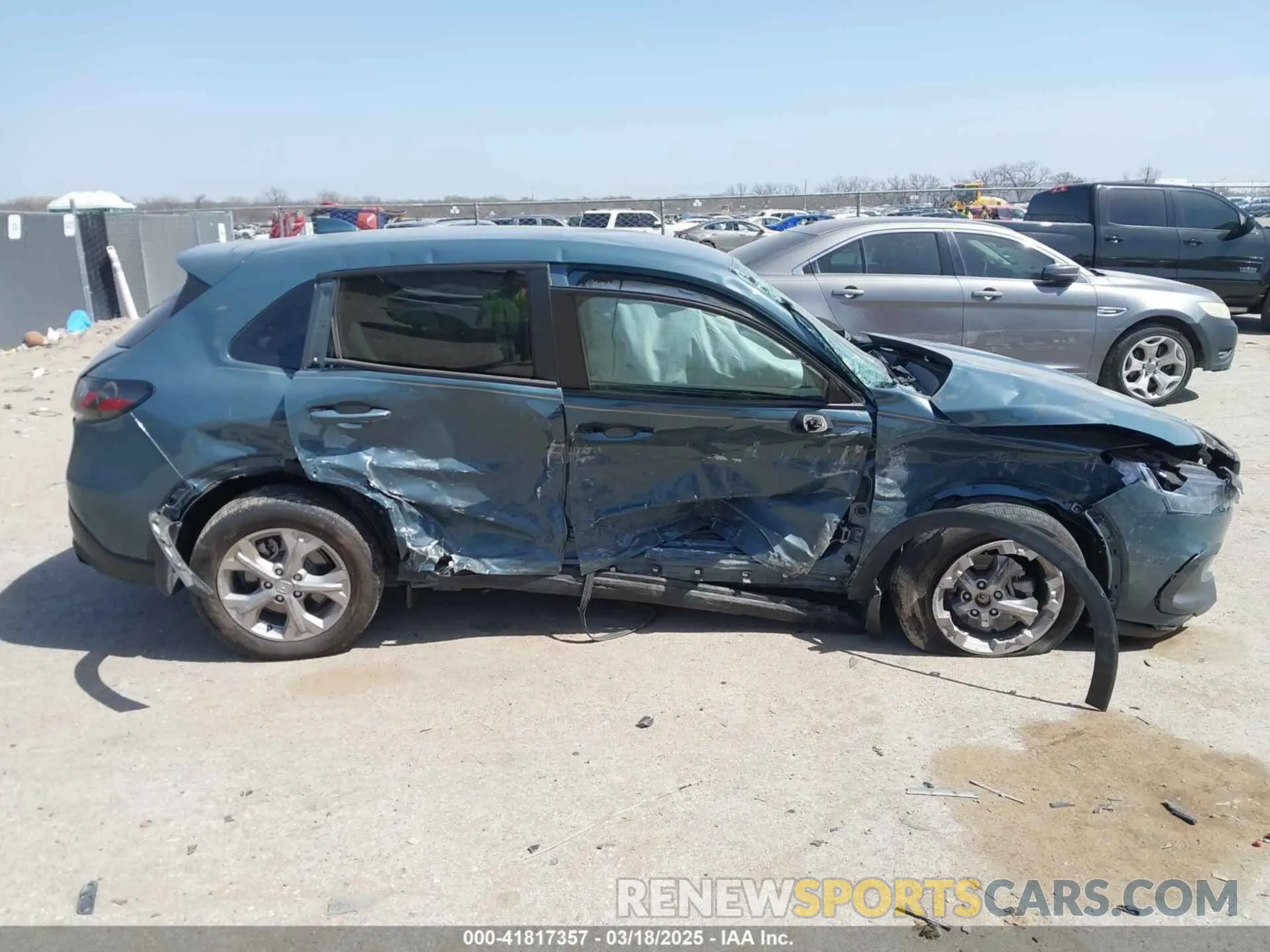 13 Photograph of a damaged car 3CZRZ2H39PM726982 HONDA HR-V 2023