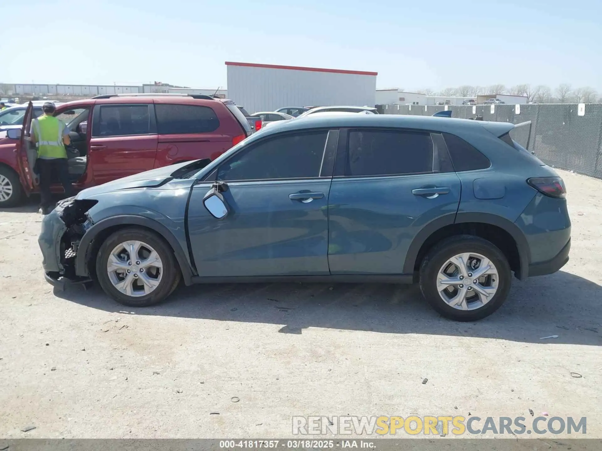 14 Photograph of a damaged car 3CZRZ2H39PM726982 HONDA HR-V 2023