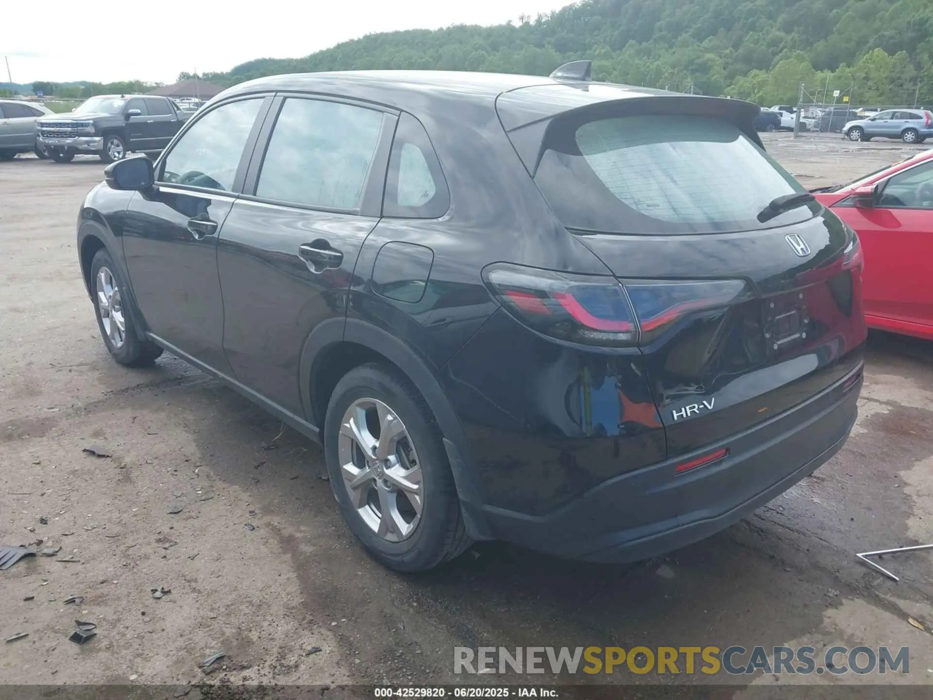 3 Photograph of a damaged car 3CZRZ2H39PM746410 HONDA HR-V 2023