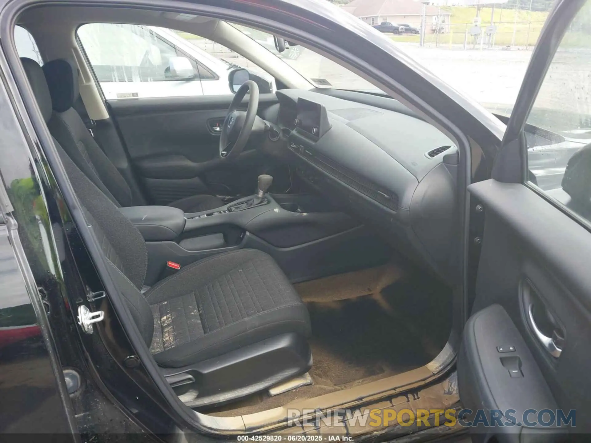 5 Photograph of a damaged car 3CZRZ2H39PM746410 HONDA HR-V 2023