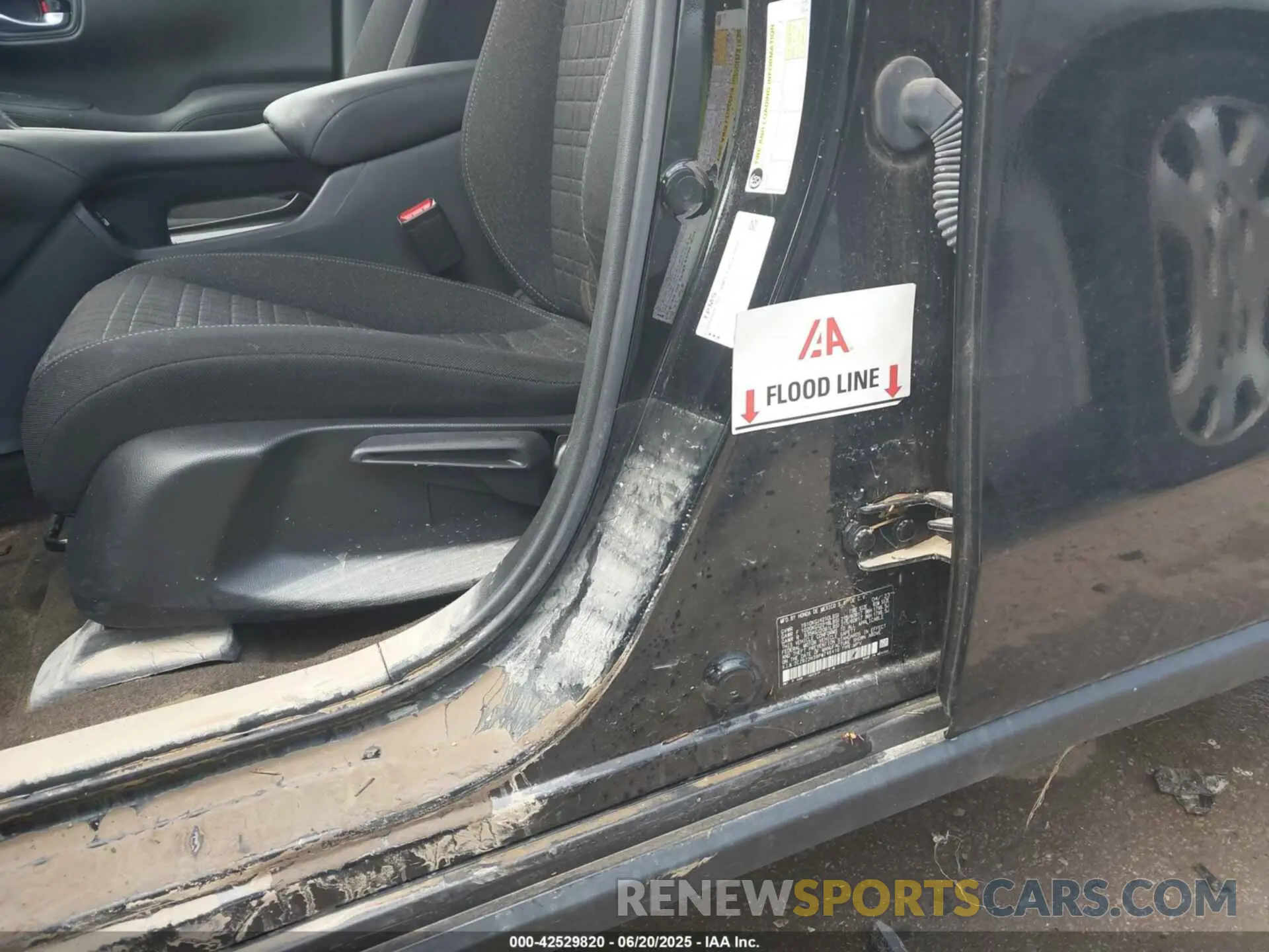 6 Photograph of a damaged car 3CZRZ2H39PM746410 HONDA HR-V 2023