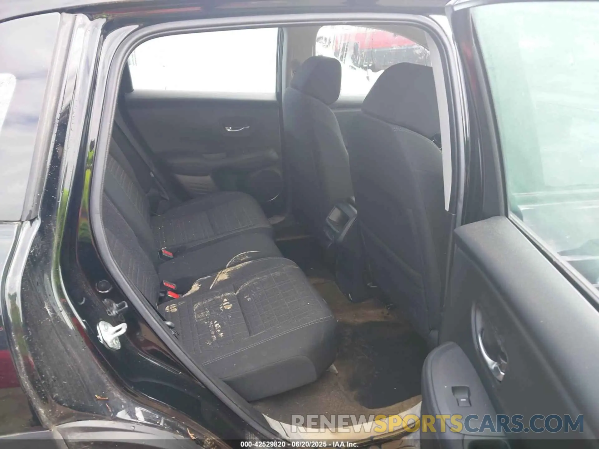 8 Photograph of a damaged car 3CZRZ2H39PM746410 HONDA HR-V 2023