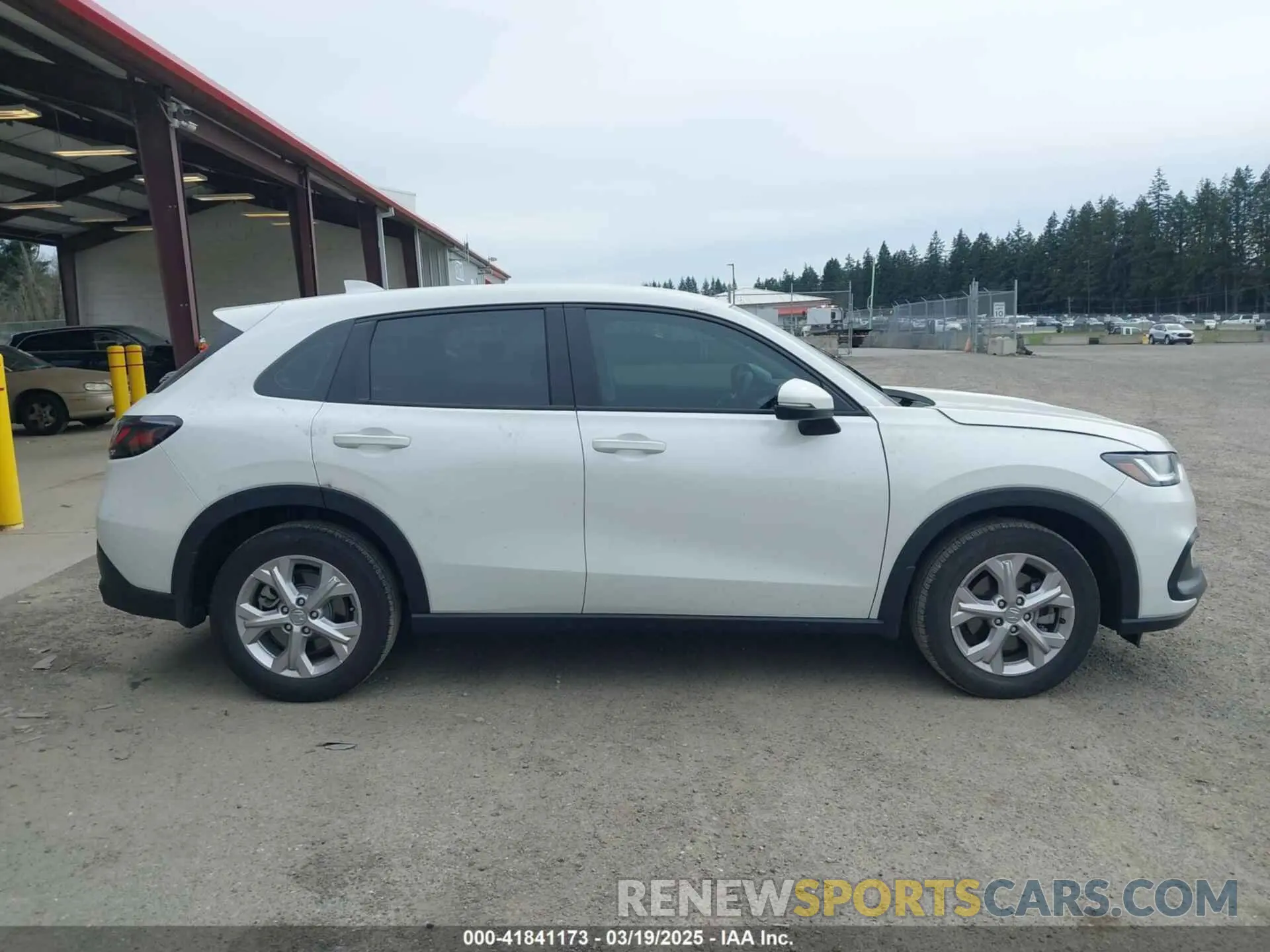 13 Photograph of a damaged car 3CZRZ2H39PM746438 HONDA HR-V 2023