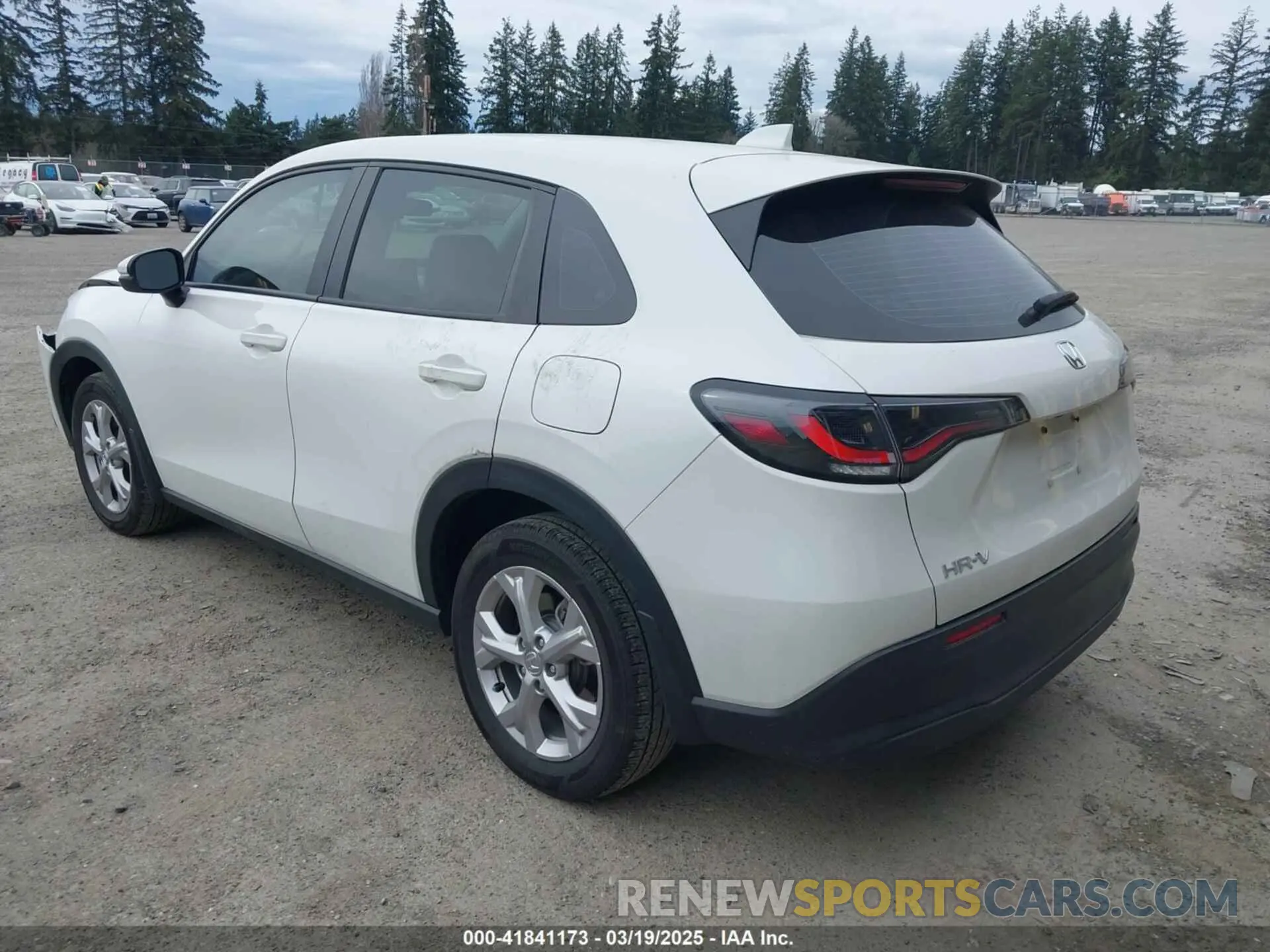 3 Photograph of a damaged car 3CZRZ2H39PM746438 HONDA HR-V 2023