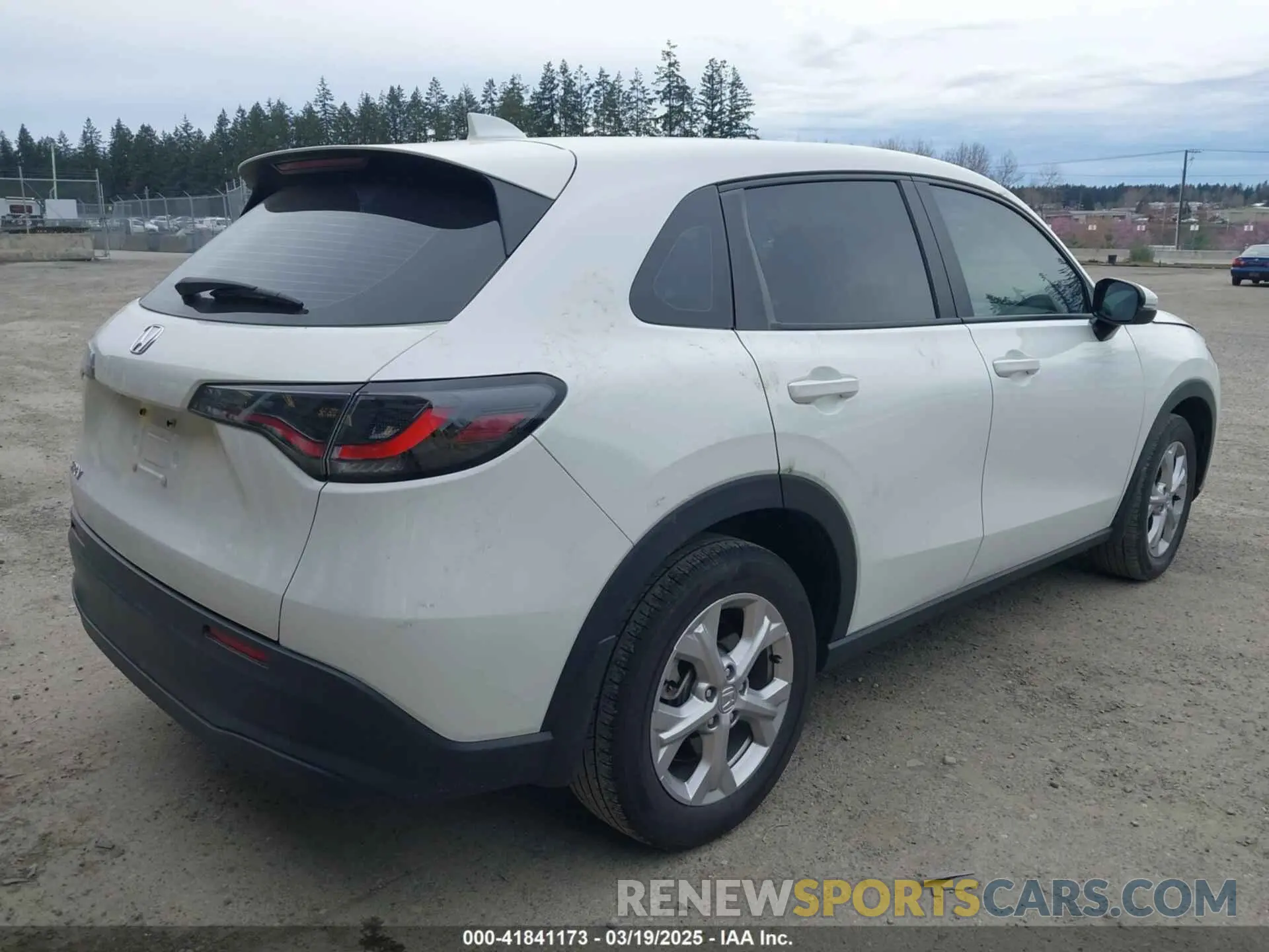 4 Photograph of a damaged car 3CZRZ2H39PM746438 HONDA HR-V 2023