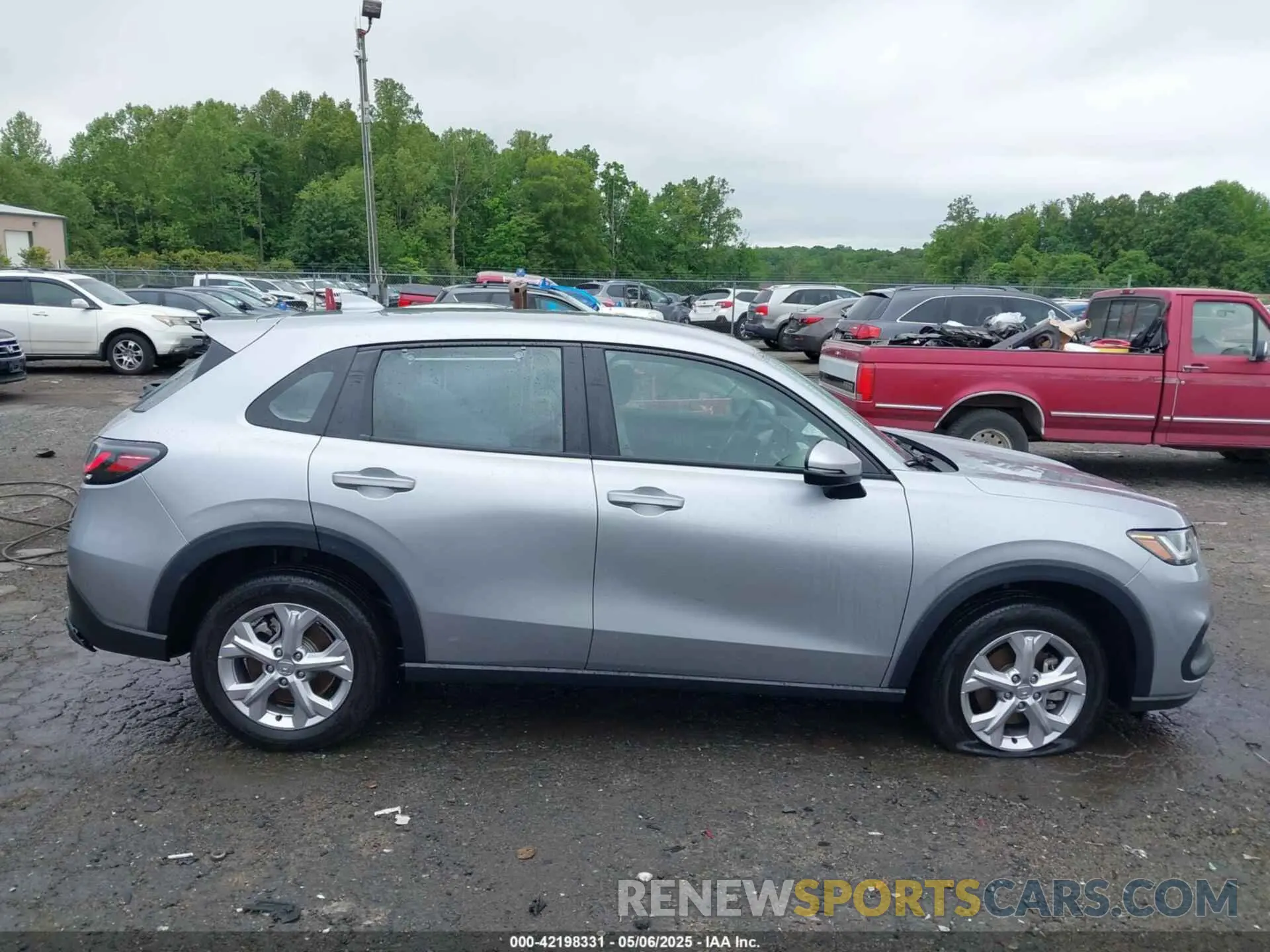 13 Photograph of a damaged car 3CZRZ2H3XPM746951 HONDA HR-V 2023