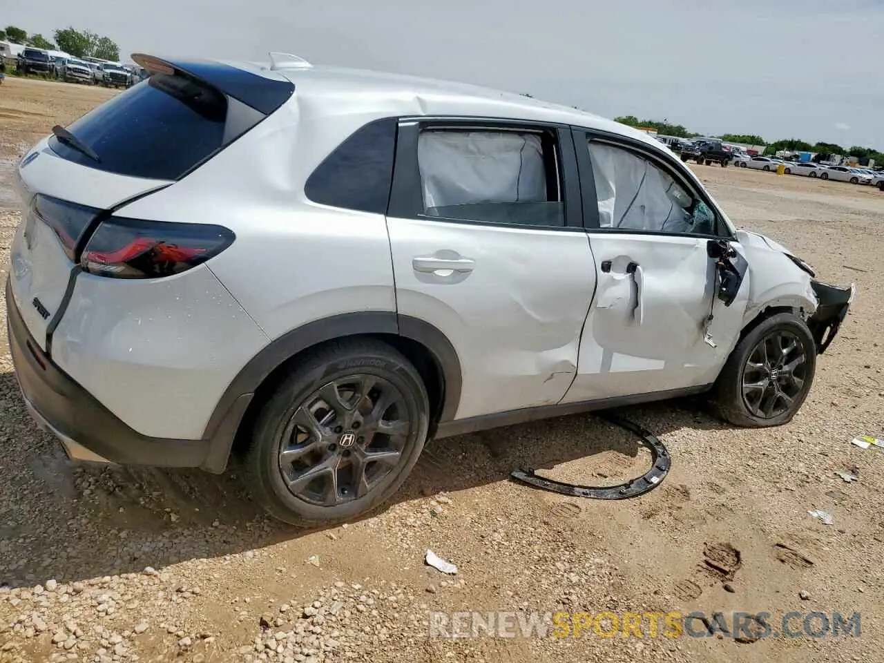 3 Photograph of a damaged car 3CZRZ2H50PM704385 HONDA HR-V 2023
