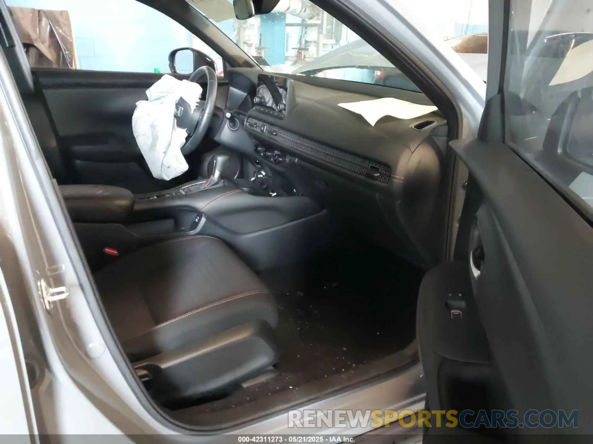 5 Photograph of a damaged car 3CZRZ2H50PM714351 HONDA HR-V 2023