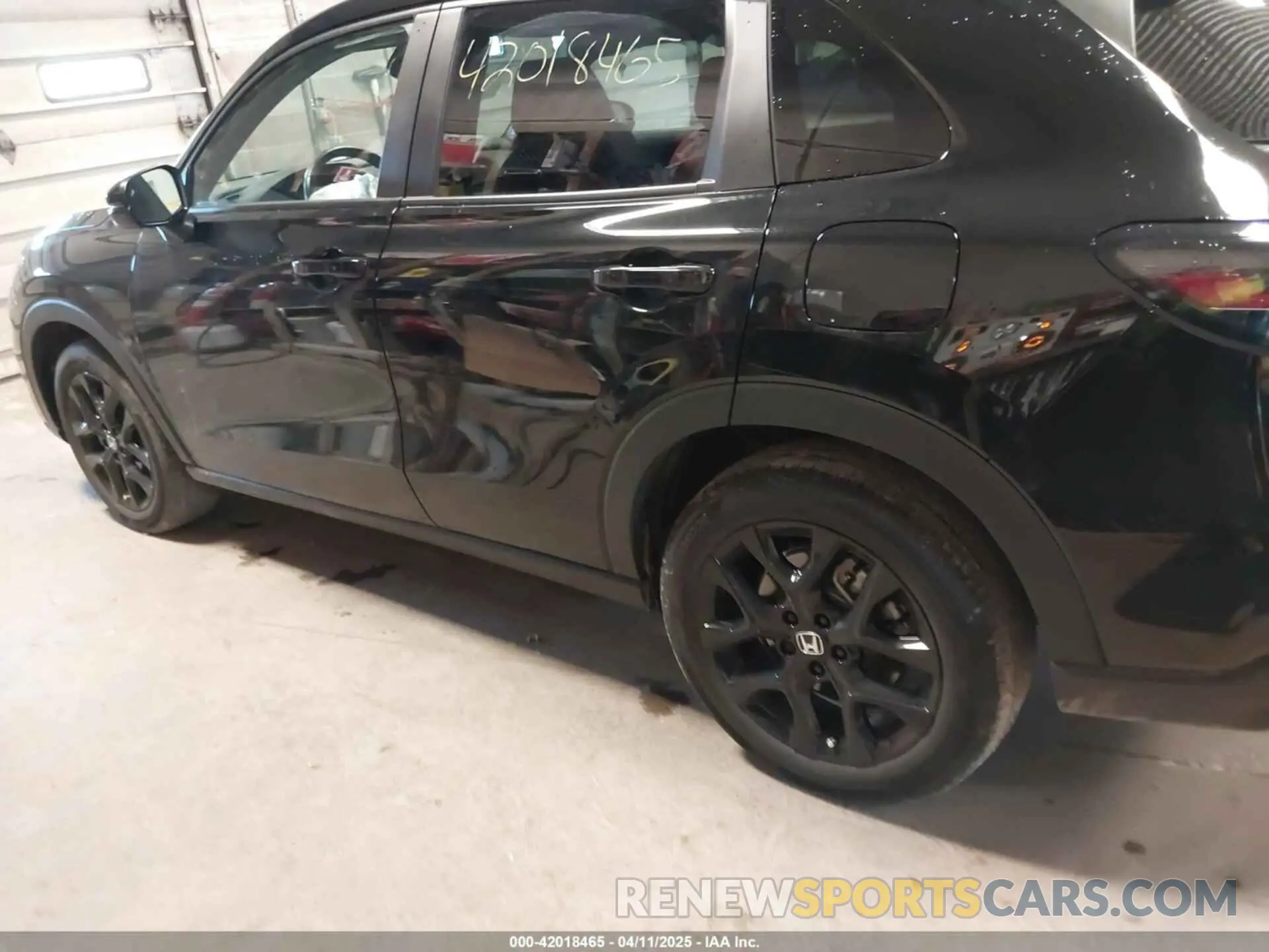 14 Photograph of a damaged car 3CZRZ2H50PM750556 HONDA HR-V 2023
