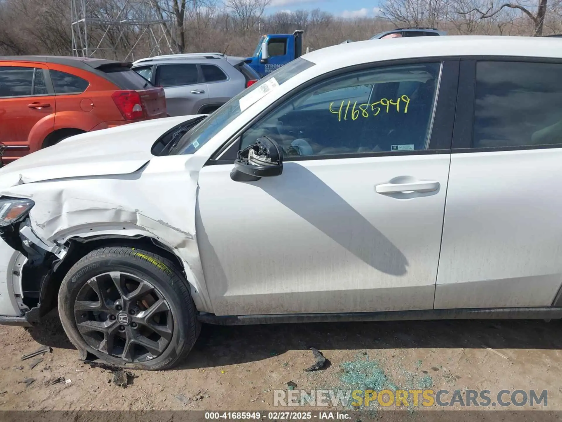 14 Photograph of a damaged car 3CZRZ2H51PM718327 HONDA HR-V 2023