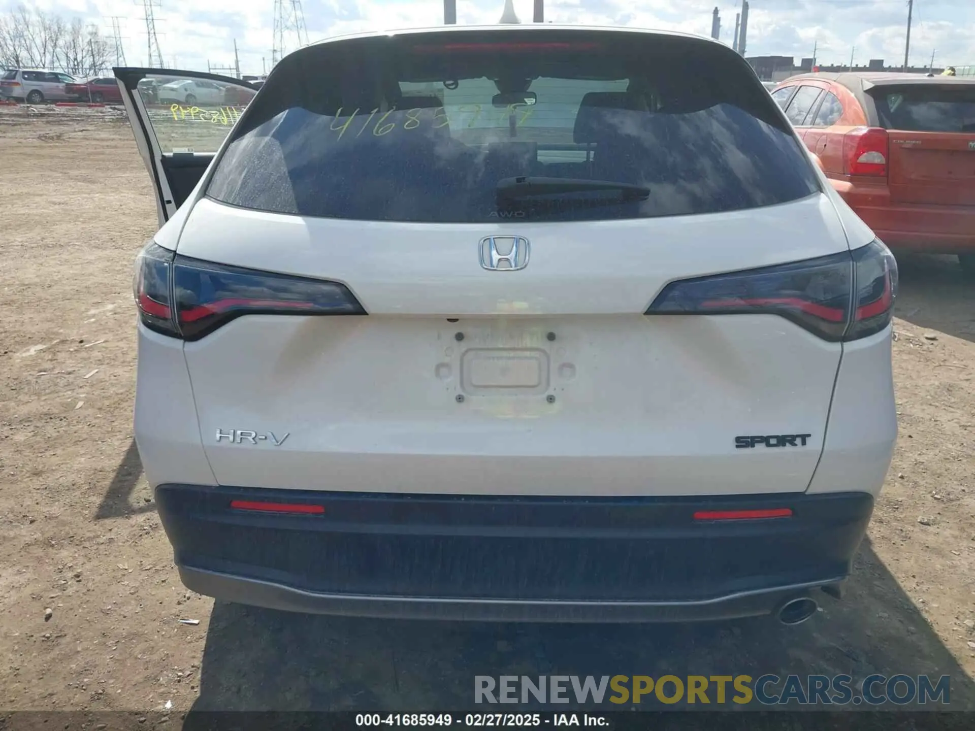 16 Photograph of a damaged car 3CZRZ2H51PM718327 HONDA HR-V 2023