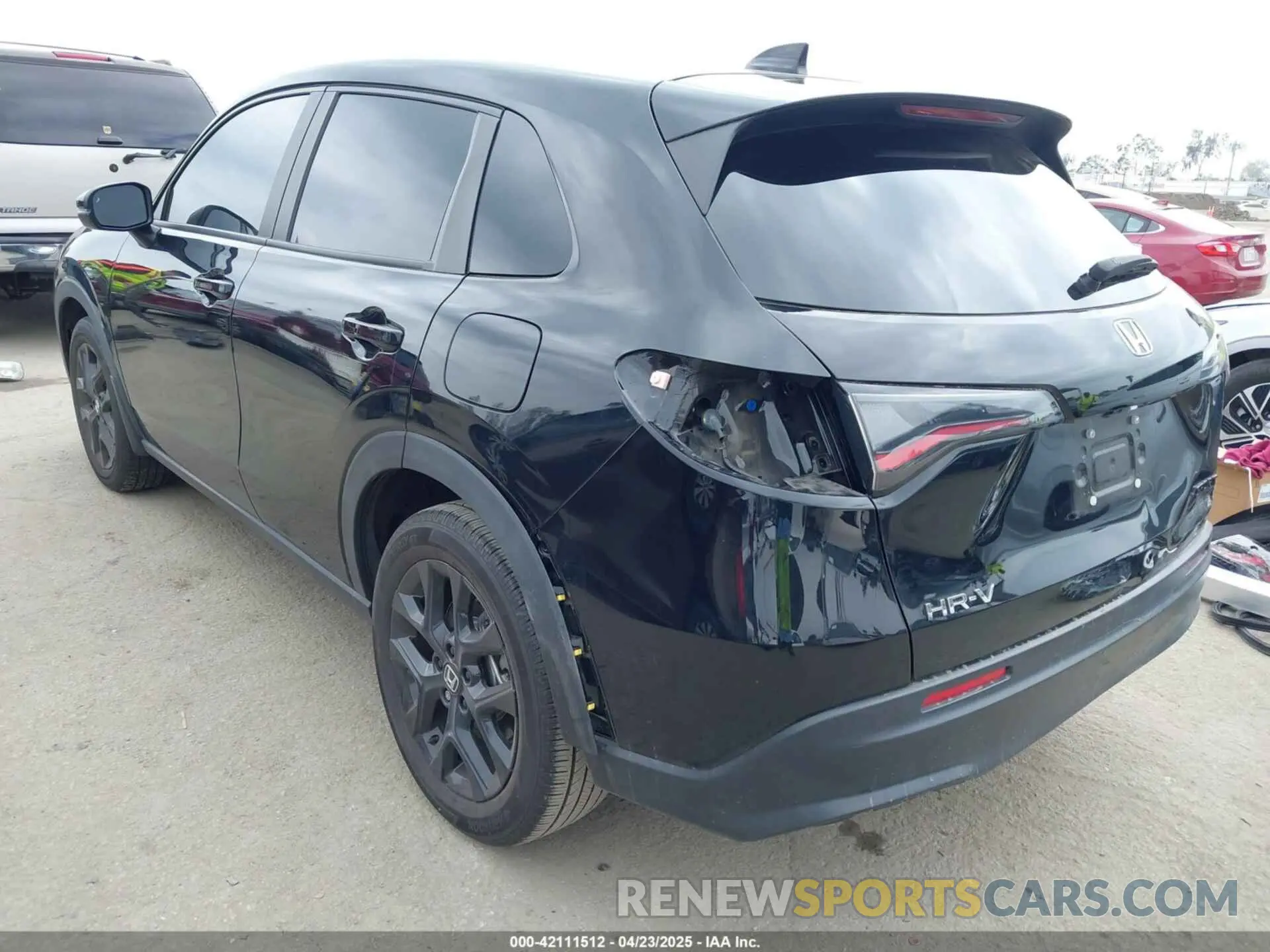 3 Photograph of a damaged car 3CZRZ2H52PM701679 HONDA HR-V 2023