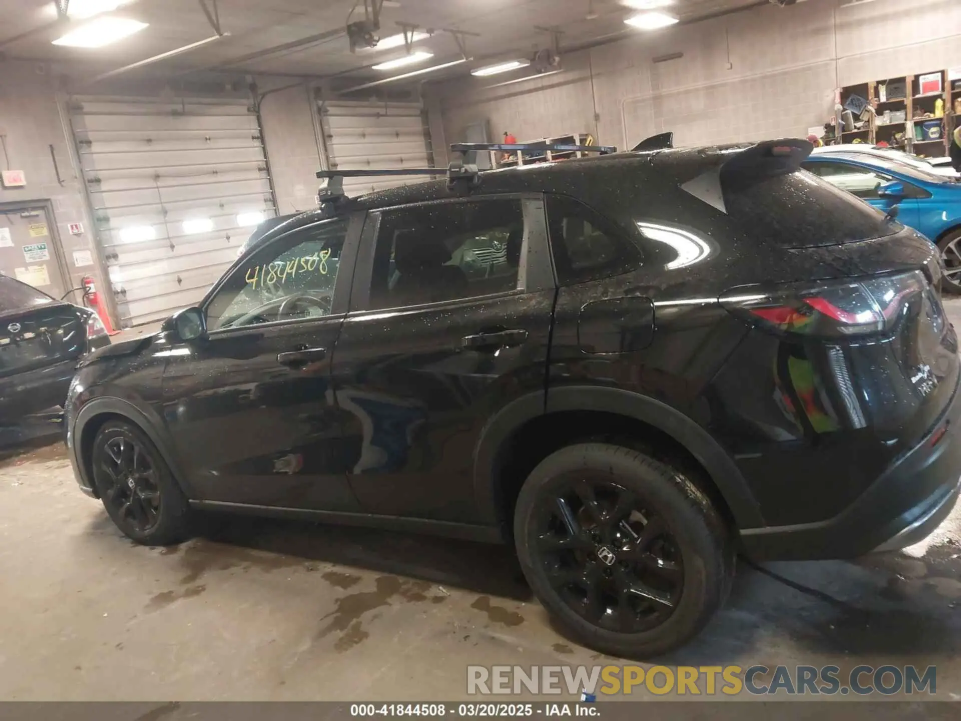 14 Photograph of a damaged car 3CZRZ2H53PM718037 HONDA HR-V 2023