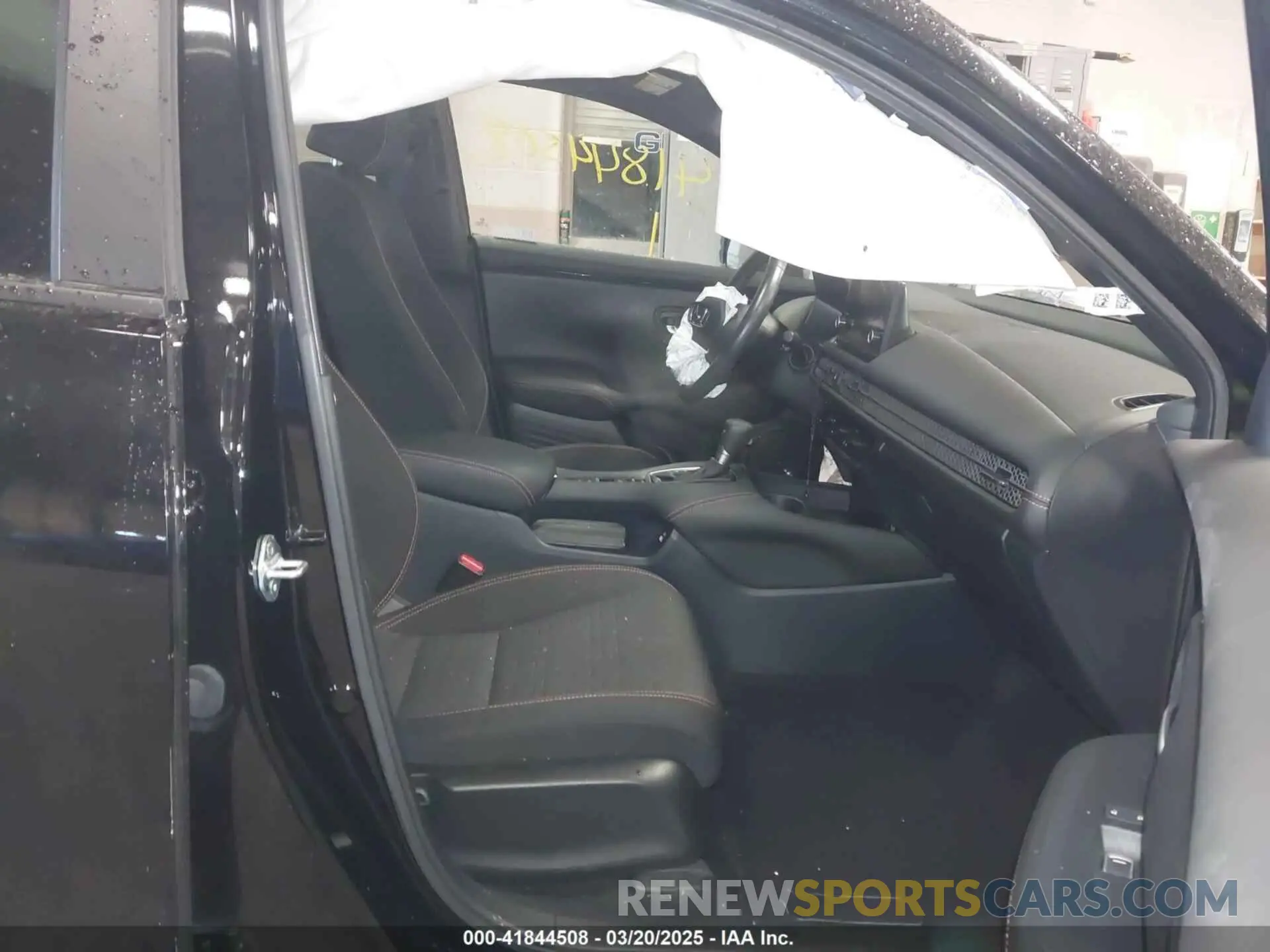 5 Photograph of a damaged car 3CZRZ2H53PM718037 HONDA HR-V 2023