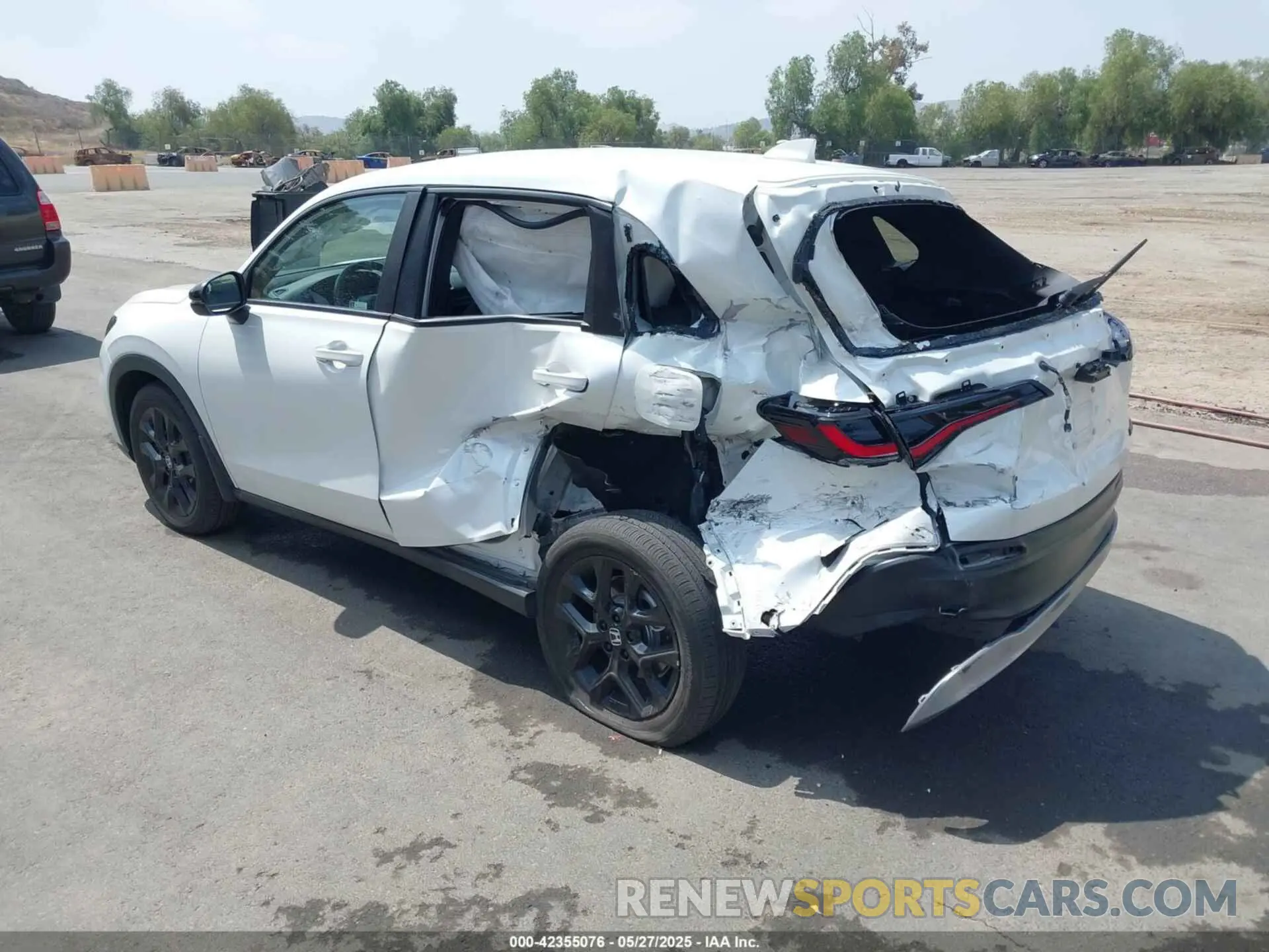 3 Photograph of a damaged car 3CZRZ2H54PM706625 HONDA HR-V 2023