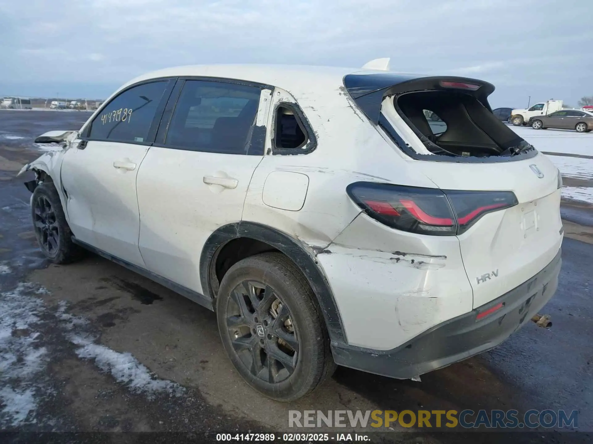 3 Photograph of a damaged car 3CZRZ2H56PM723362 HONDA HR-V 2023