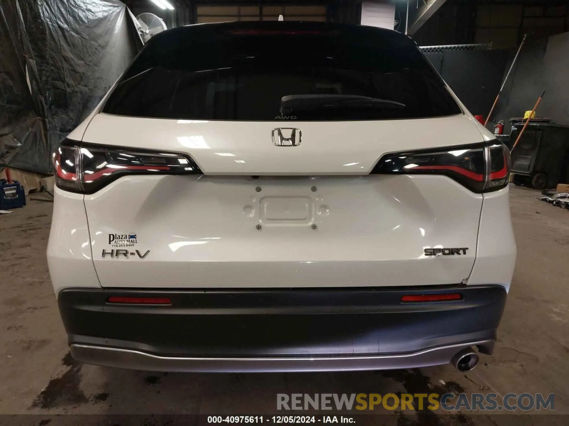 17 Photograph of a damaged car 3CZRZ2H56PM733051 HONDA HR-V 2023