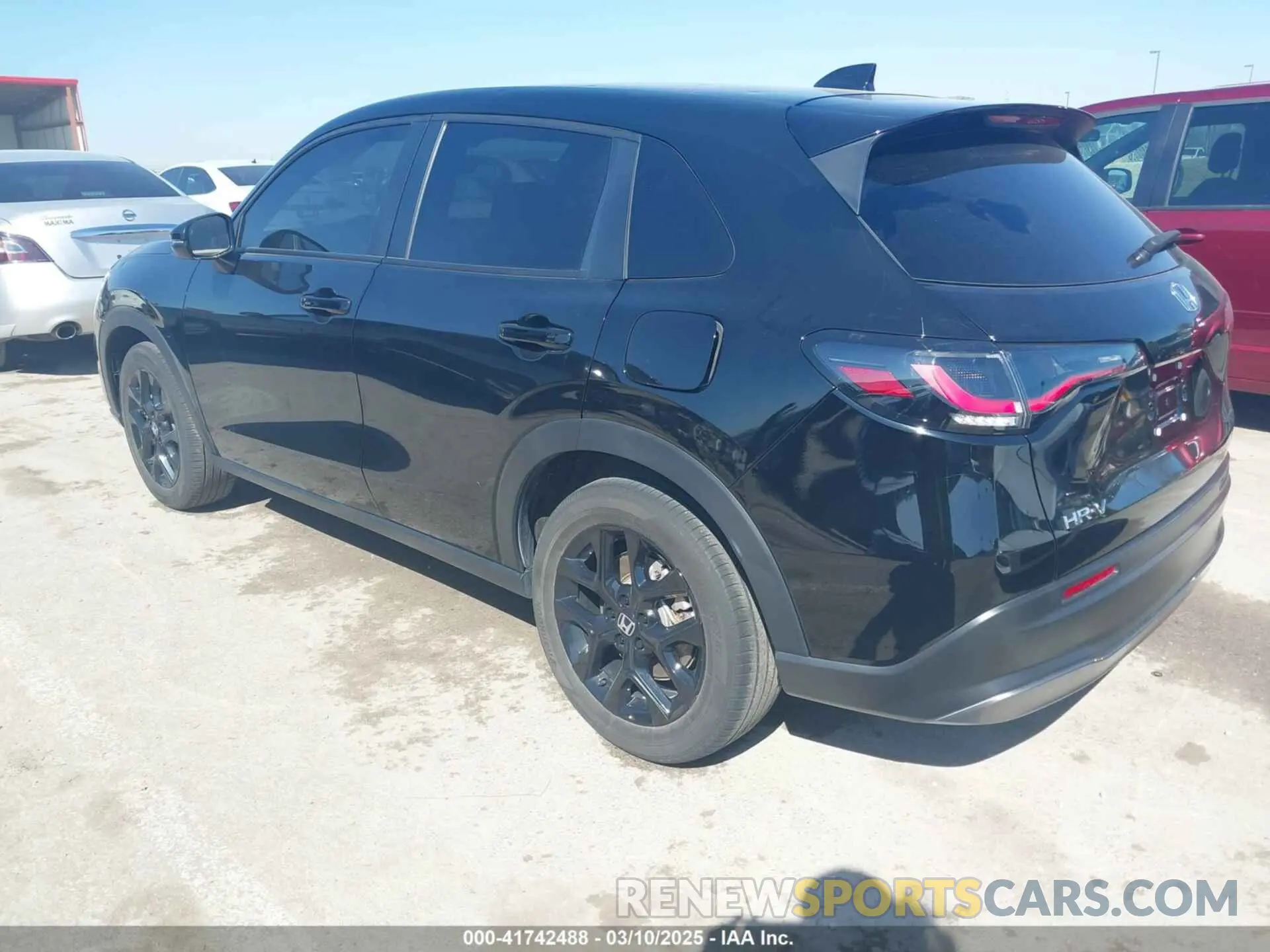 3 Photograph of a damaged car 3CZRZ2H58PM717238 HONDA HR-V 2023