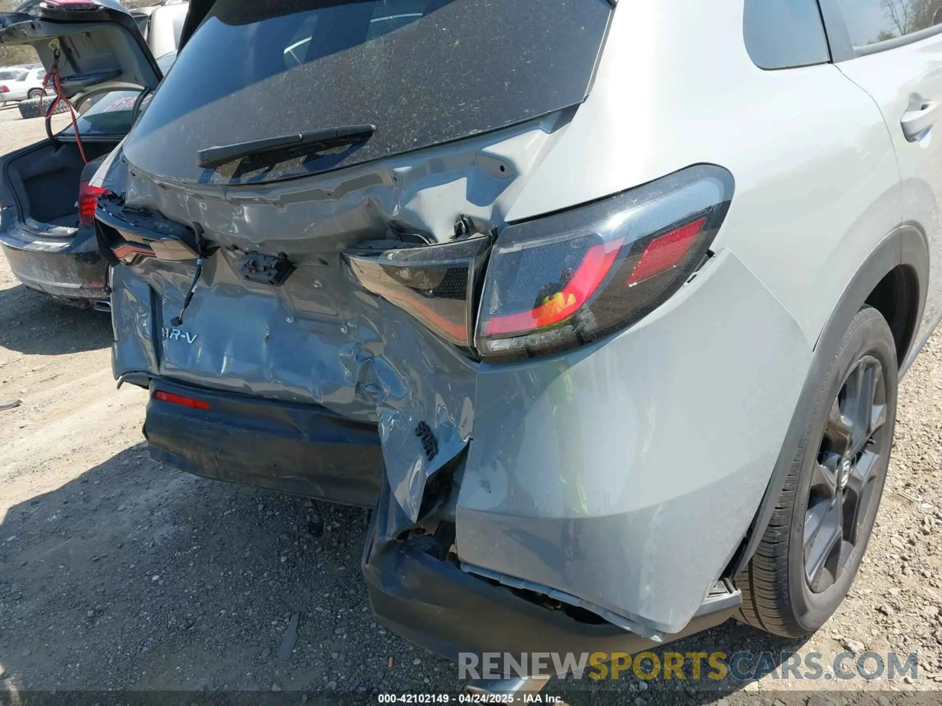 18 Photograph of a damaged car 3CZRZ2H58PM723850 HONDA HR-V 2023