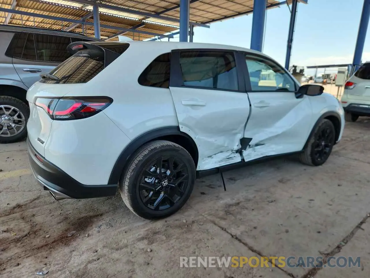 3 Photograph of a damaged car 3CZRZ2H58PM735514 HONDA HR-V 2023