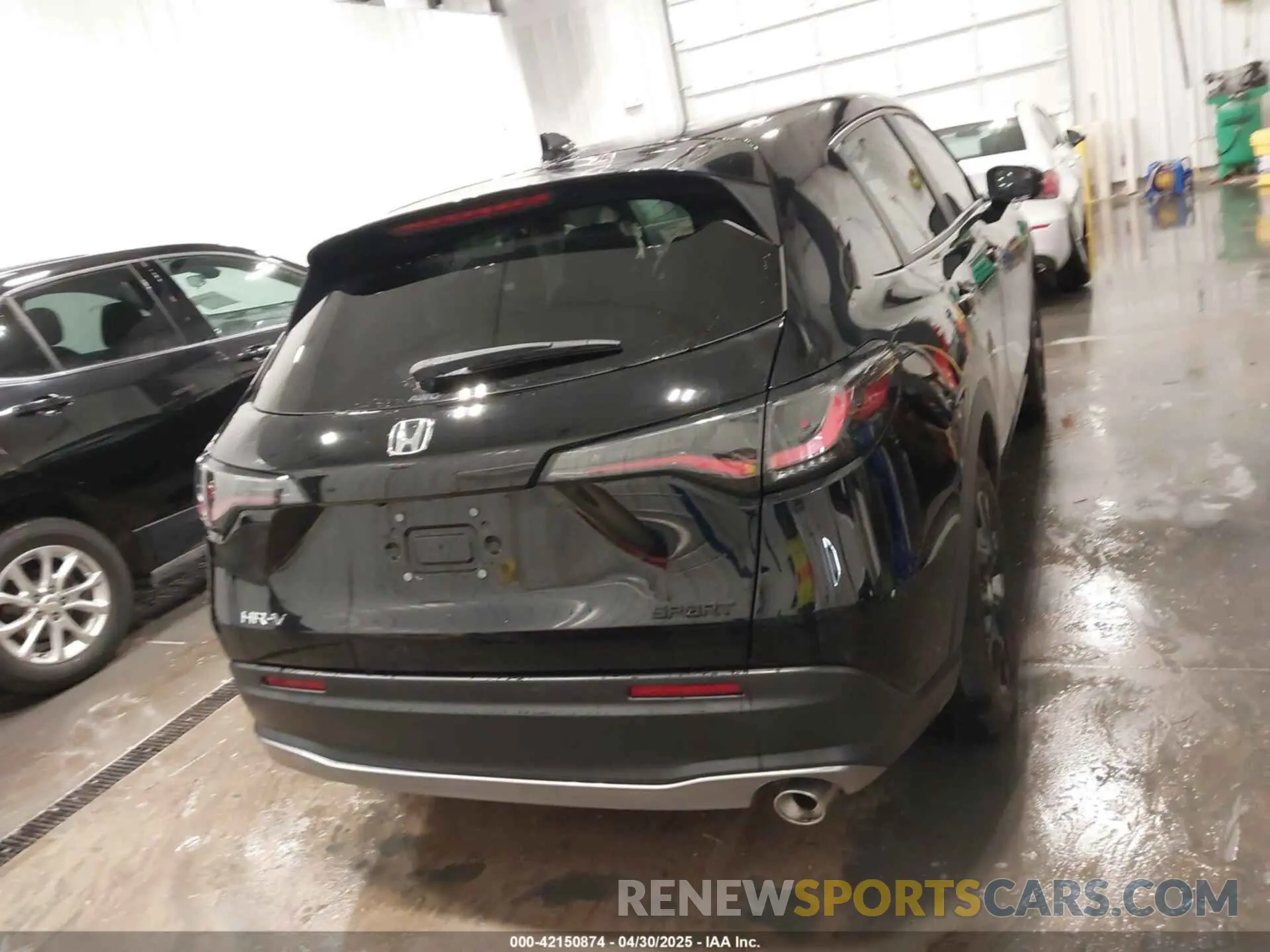 16 Photograph of a damaged car 3CZRZ2H58PM749171 HONDA HR-V 2023
