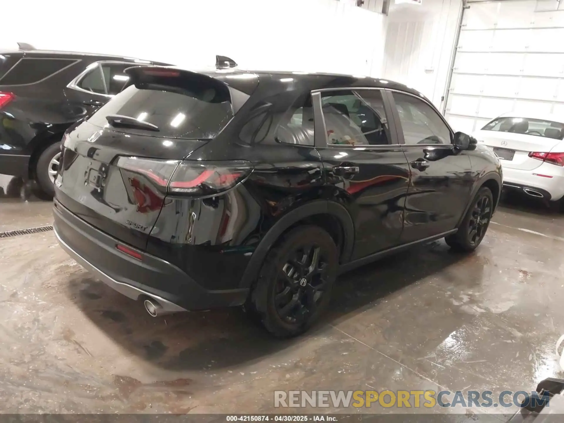 4 Photograph of a damaged car 3CZRZ2H58PM749171 HONDA HR-V 2023