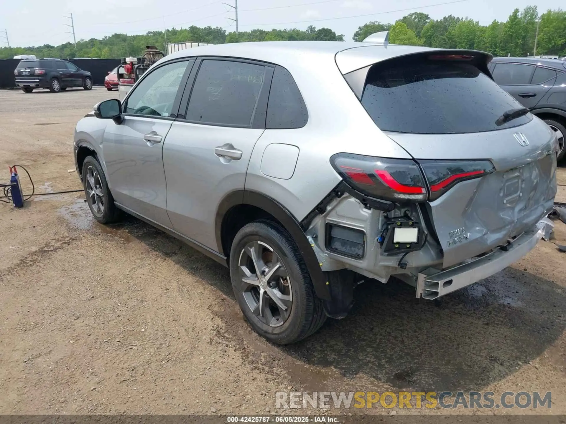 3 Photograph of a damaged car 3CZRZ2H70PM726677 HONDA HR-V 2023