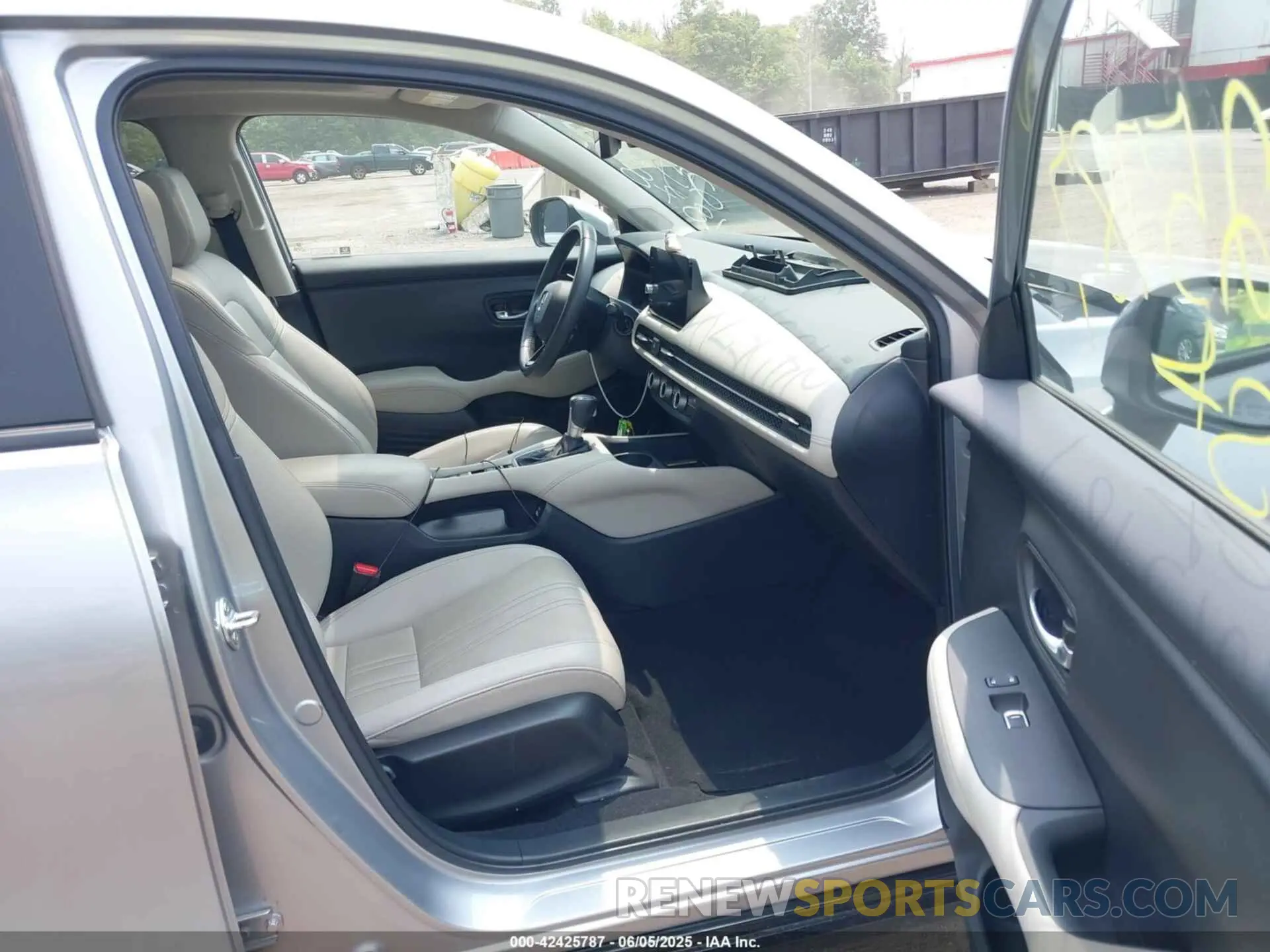 5 Photograph of a damaged car 3CZRZ2H70PM726677 HONDA HR-V 2023