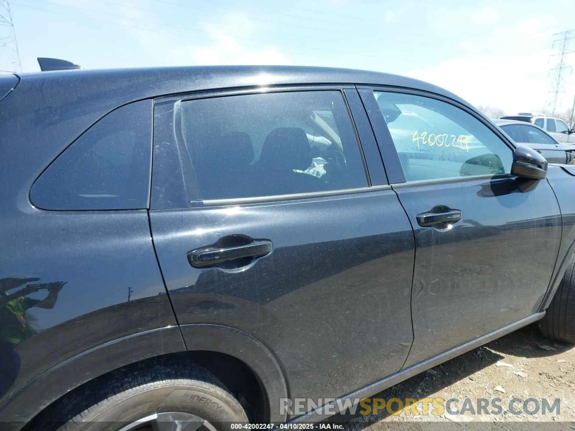 14 Photograph of a damaged car 3CZRZ2H76PM708345 HONDA HR-V 2023