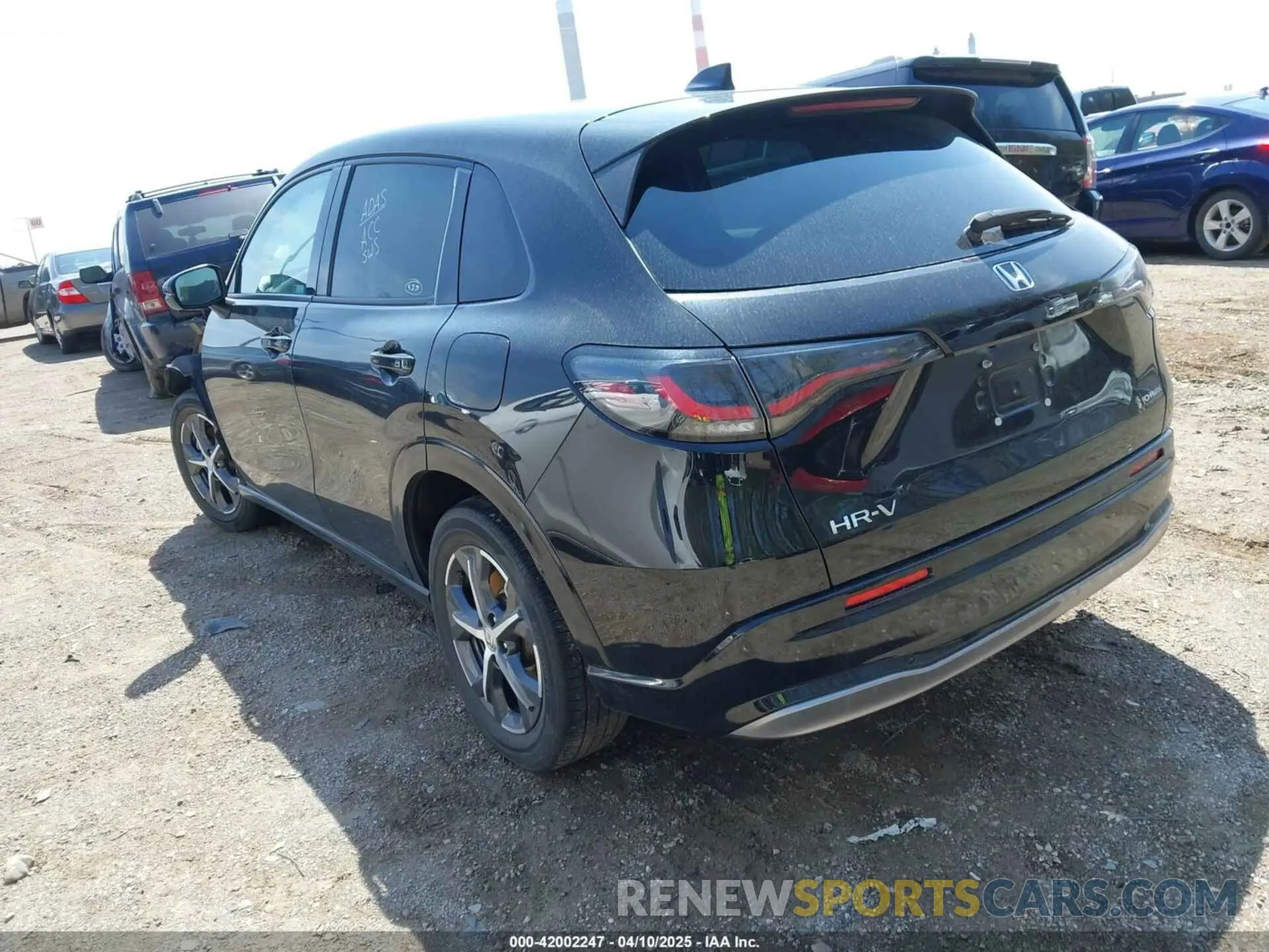 3 Photograph of a damaged car 3CZRZ2H76PM708345 HONDA HR-V 2023