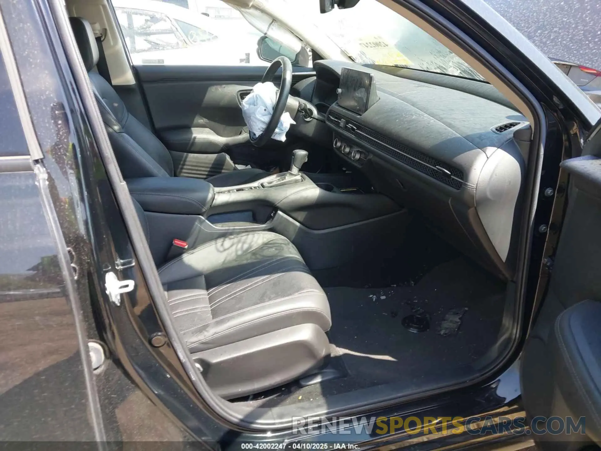 5 Photograph of a damaged car 3CZRZ2H76PM708345 HONDA HR-V 2023