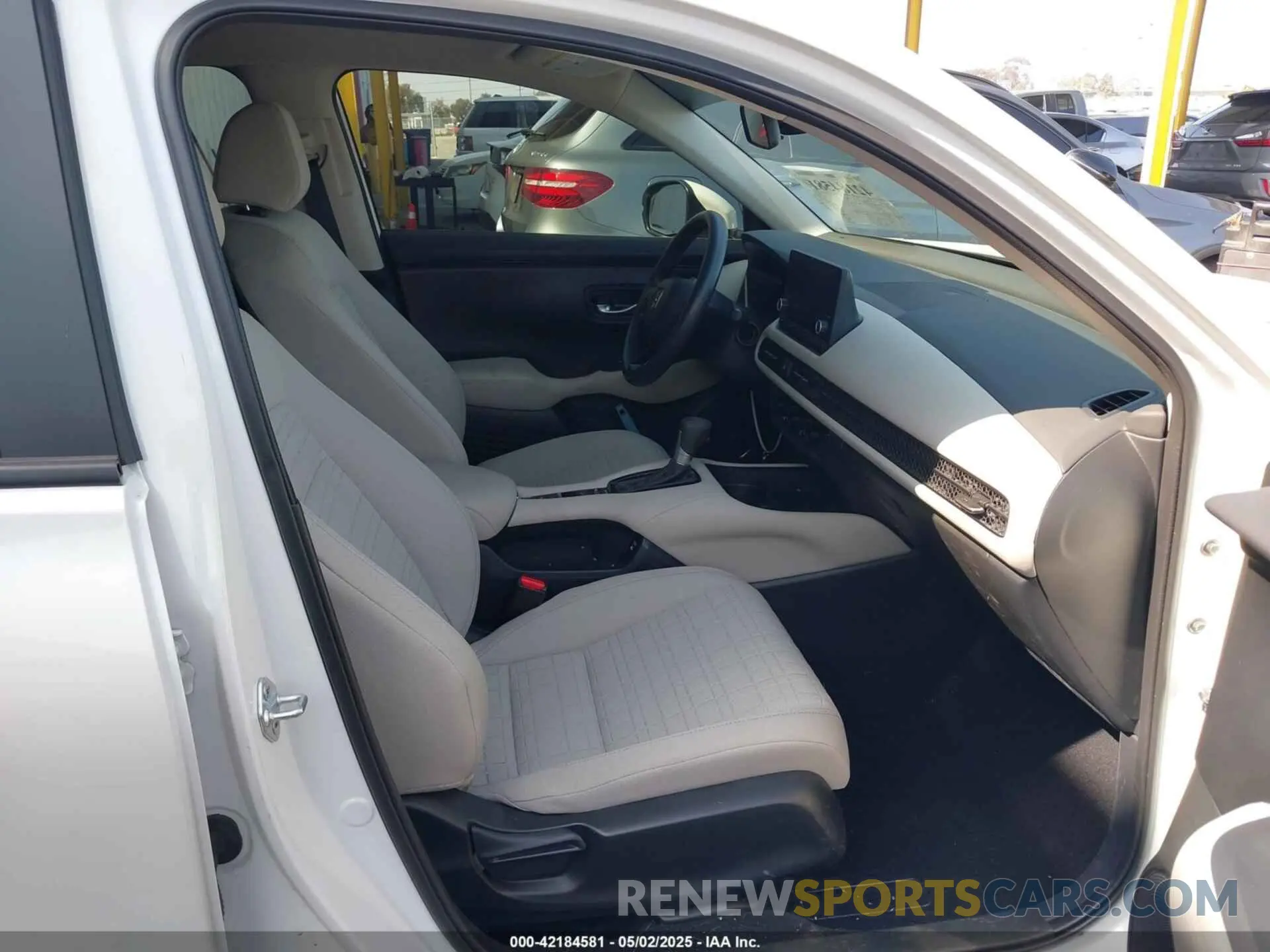 5 Photograph of a damaged car 3CZRZ1H31RM720266 HONDA HR-V 2024
